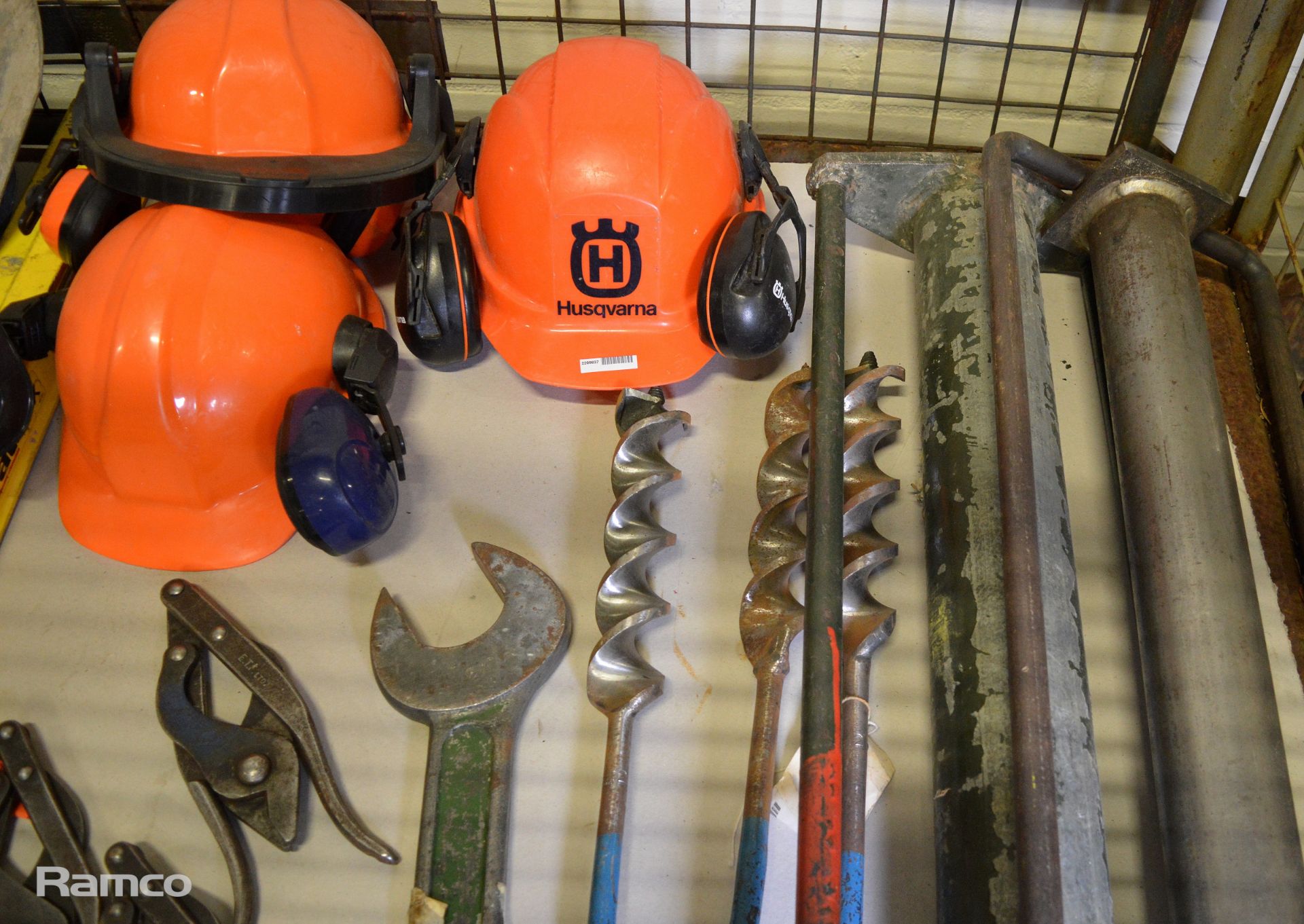 Large Hand Tools - Hand Auger, Shovel, Post Hammer, Helmets, 2 1/4 Inch Spanner, 3x Bow Shackles, Bu - Image 3 of 5