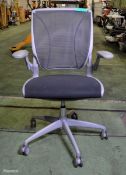 HumanScale Diffrient World Mesh Office Chair - grey