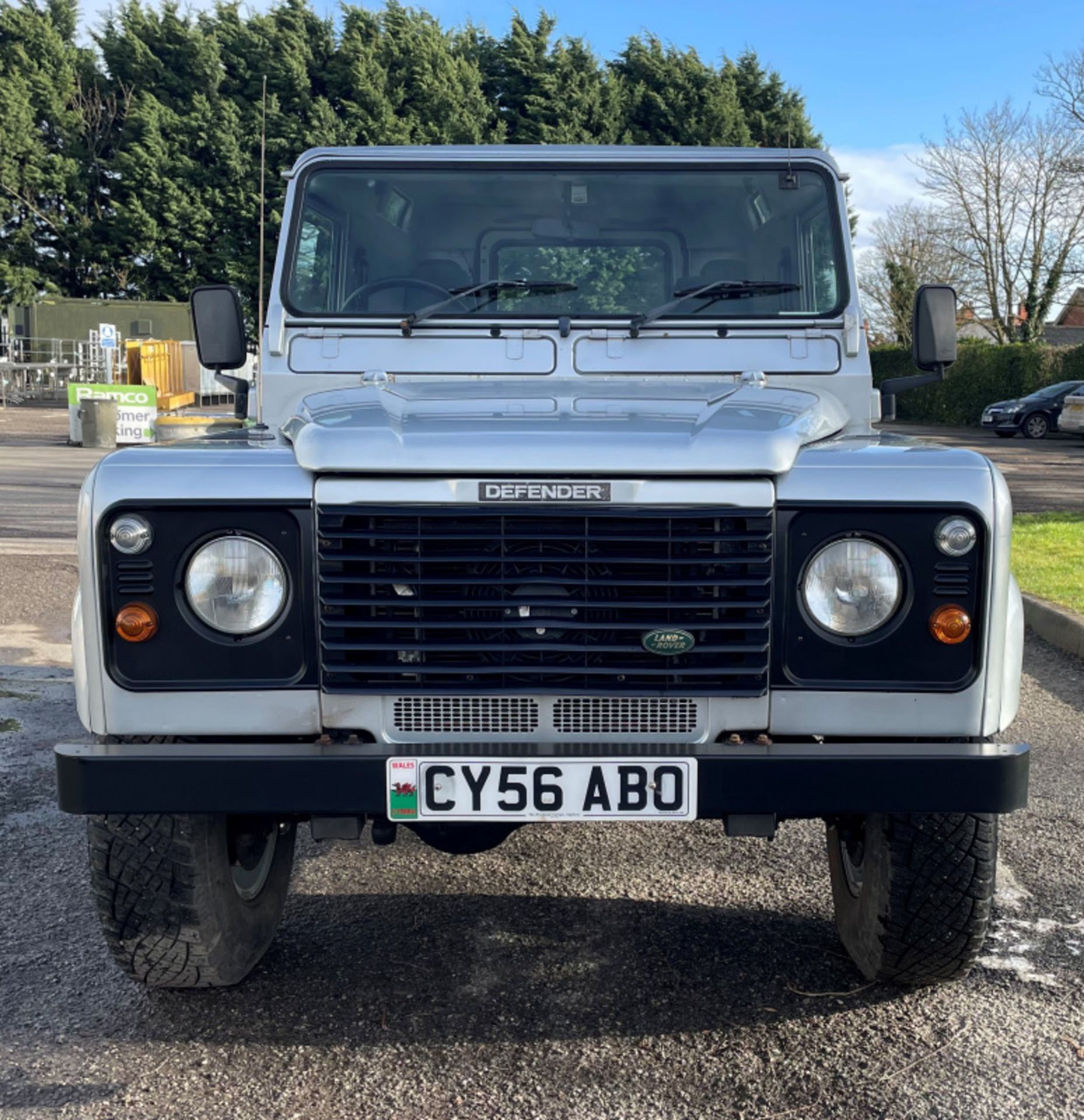 Land Rover Defender, 114,183 Miles, Diesel 2495cc Engine, 2007 model - full details in description - Image 2 of 38