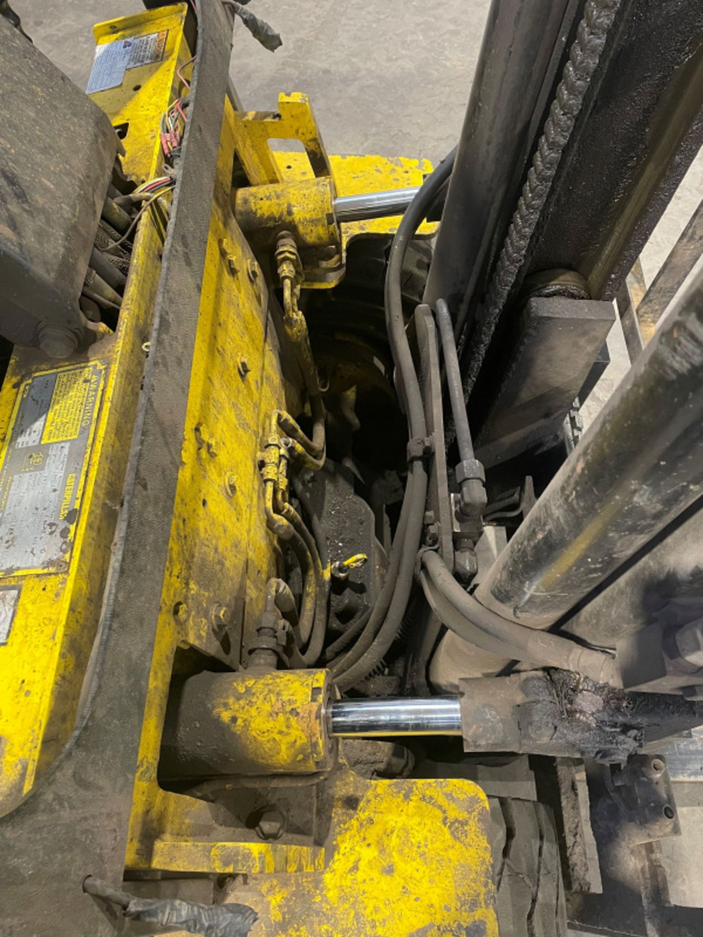 CAT Forklift - LOLA certificated - coolant leak - Image 16 of 19