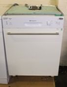 Hotpoint Under Counter Dishwasher L 600mm x W 600mm x H 870mm