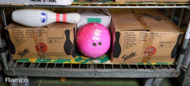 1x Brunswick 14 pink Bowling Ball, 20x bowling pins