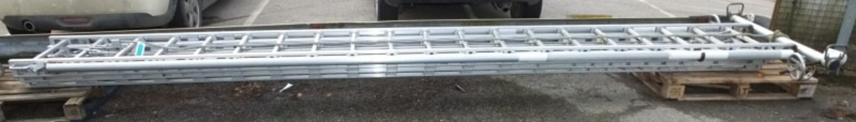 A.S Fire & Rescue Extension Ladder - triple section - 20 tread per section