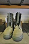 Thorogood Hot Weather Boots - Size 6 1/2 W