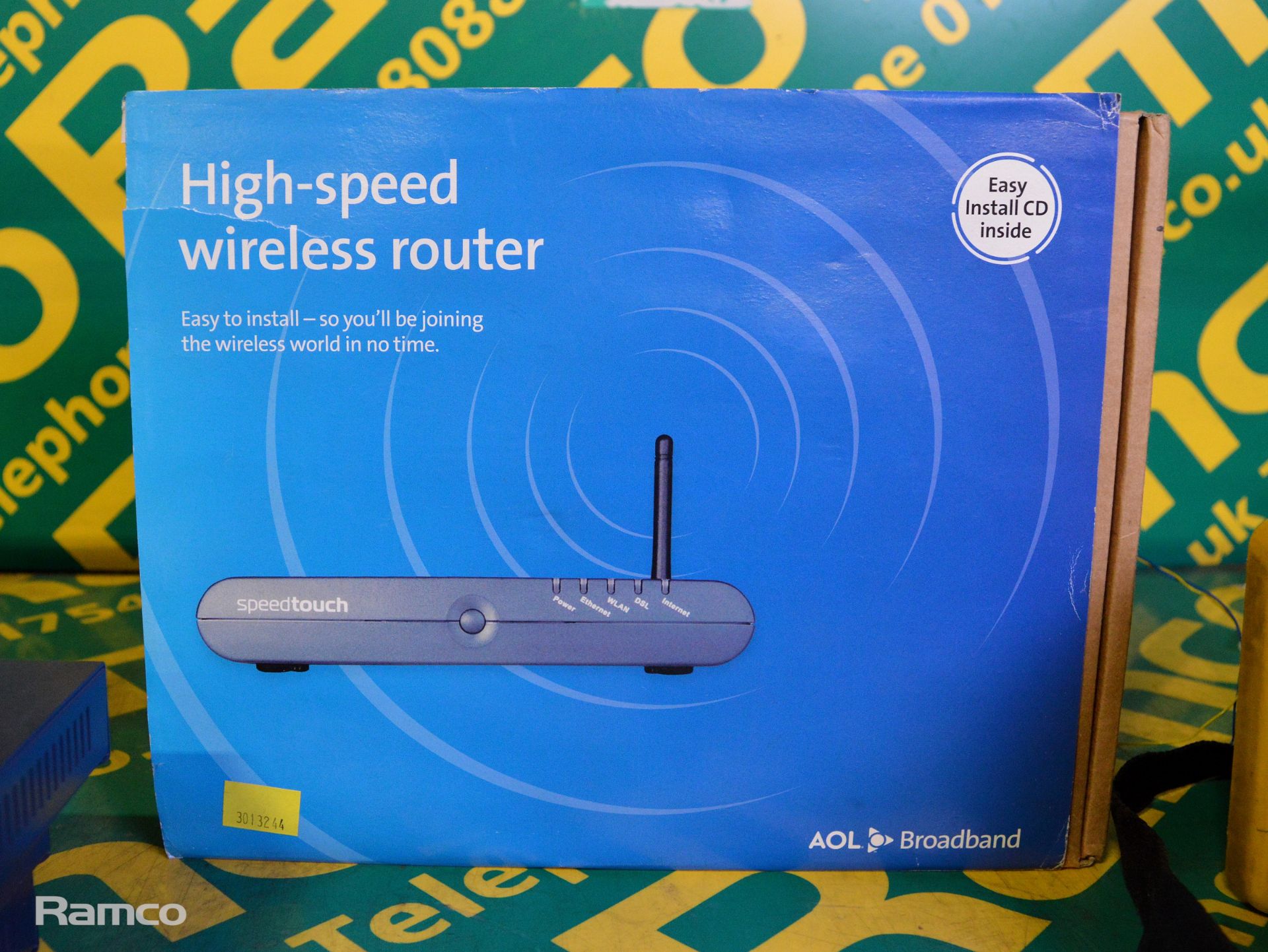 3x Netgear FS116 Prosafe 16 Port 10/100 Switch, AOL Broadband 037324 High Speed Wireless Router - Image 3 of 6