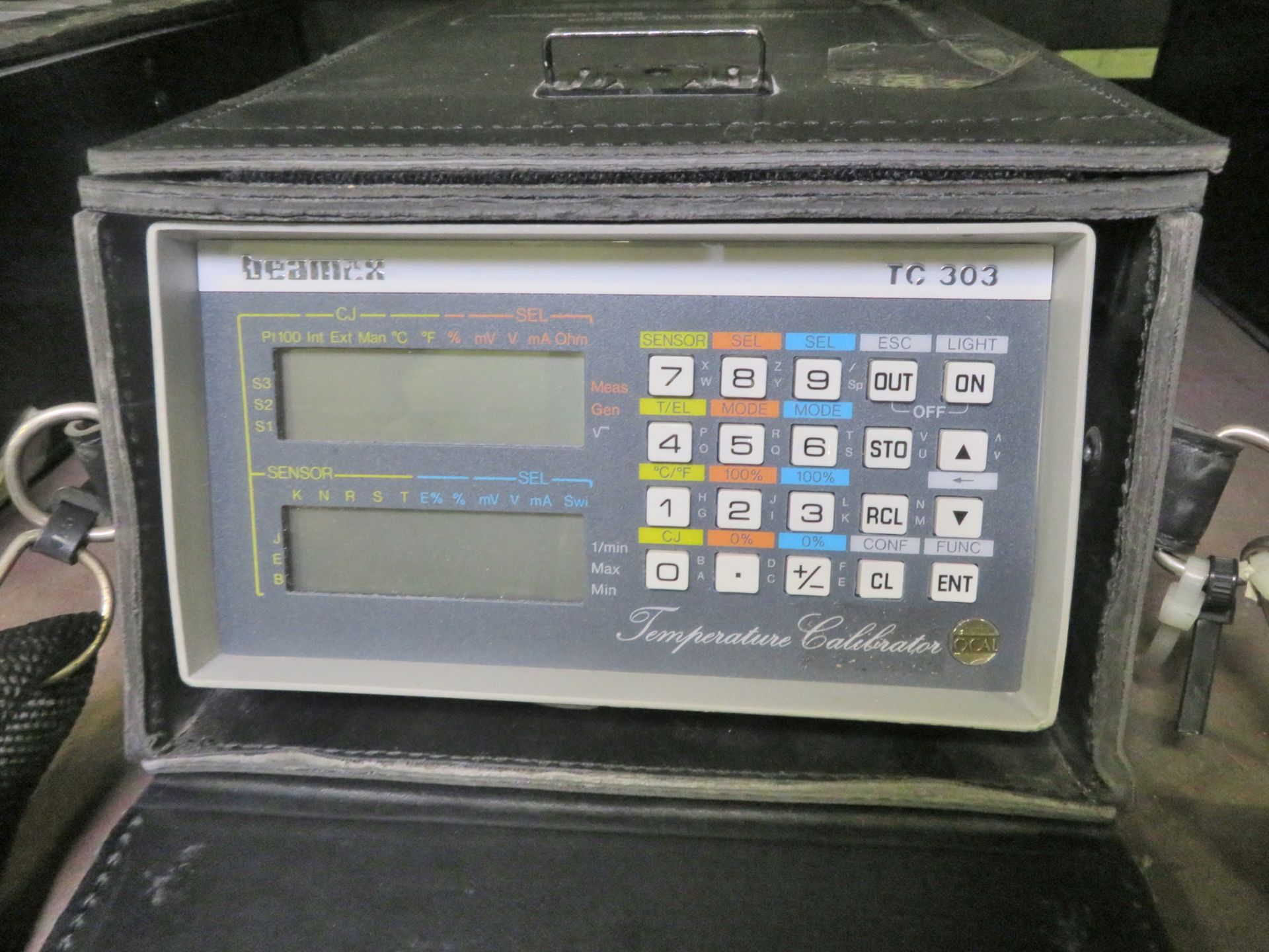 Beamex TC303 Temperature Calibrator