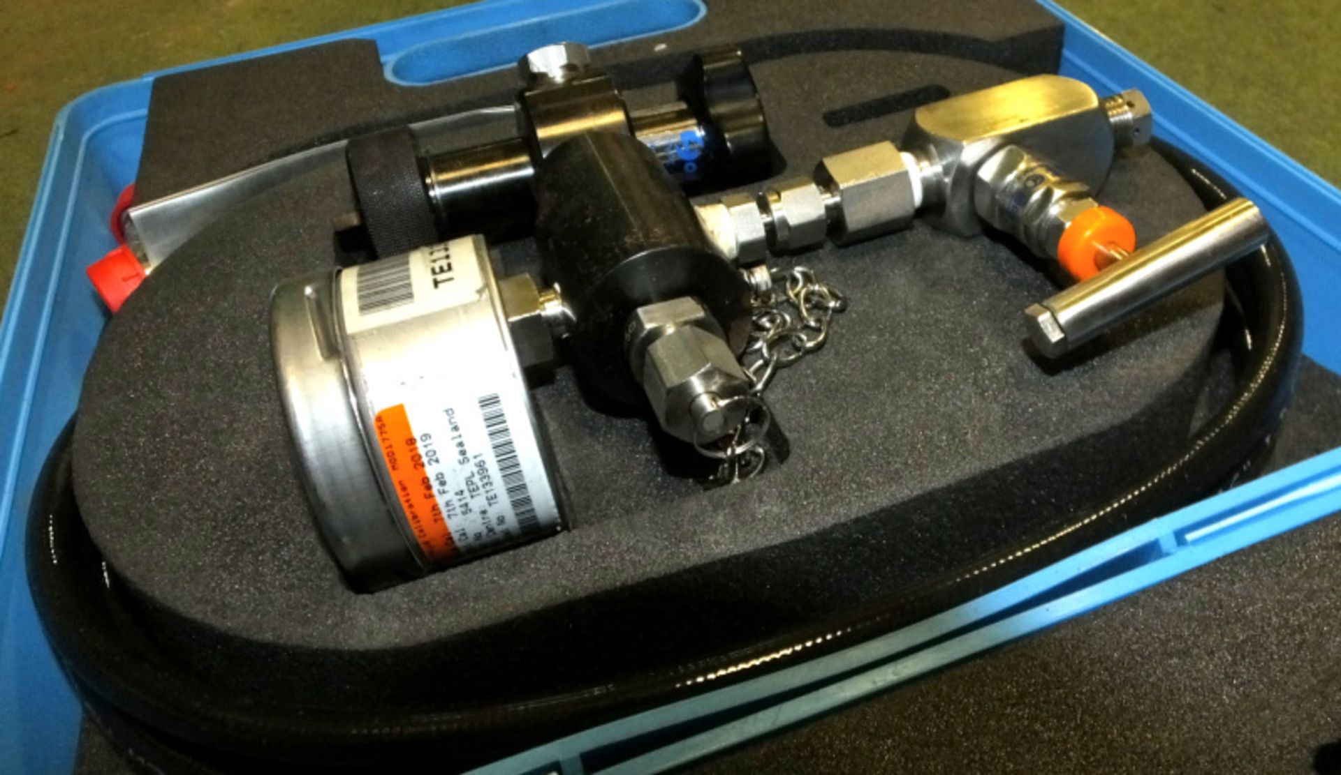 Olaer Pressure Gauge 10597-01 Pre Charge Set Accumulator - Image 3 of 4
