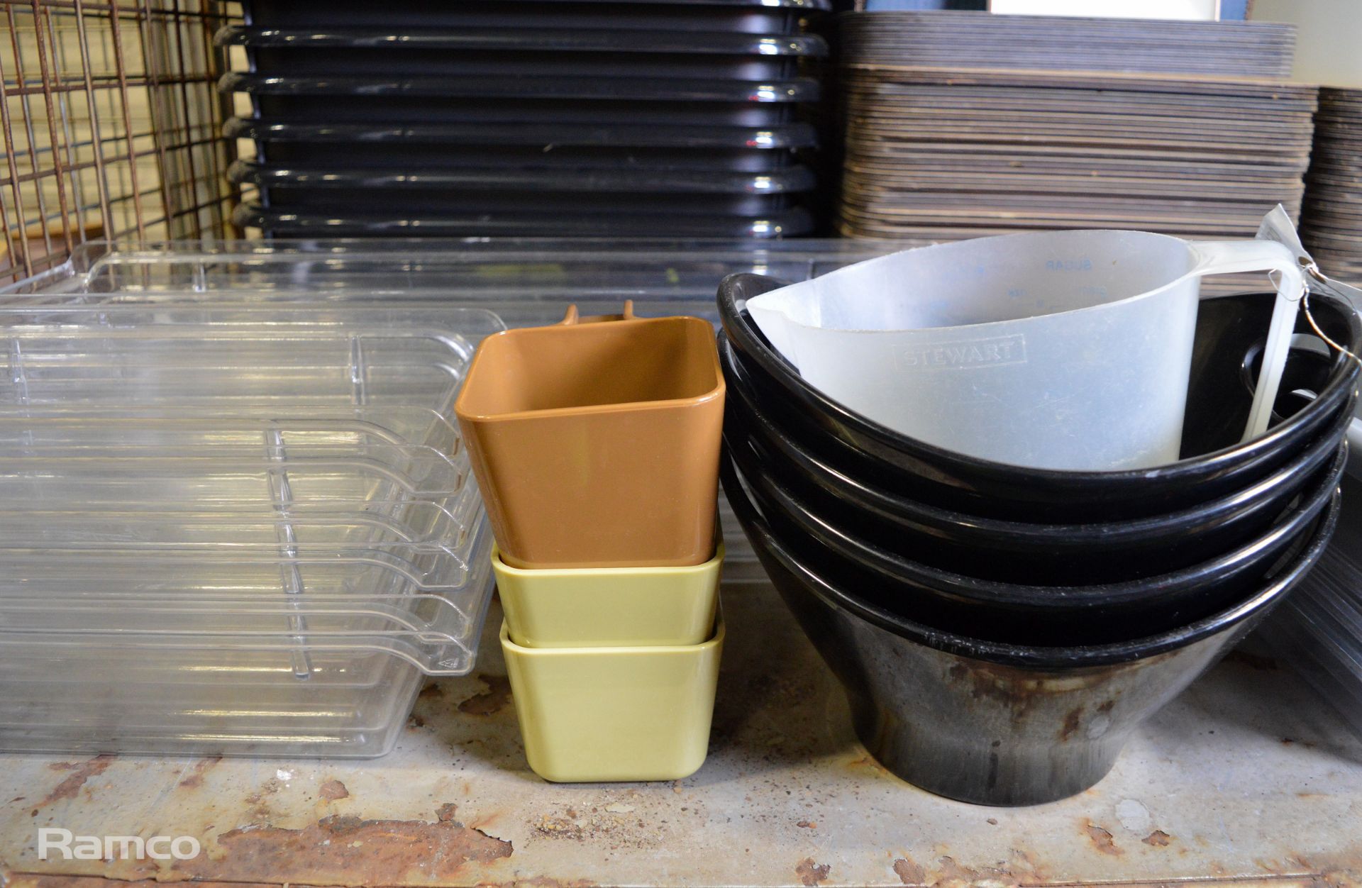 Plastic Catering Equipment - Trays, Bowls, Containers, cutlery trays - Image 4 of 4