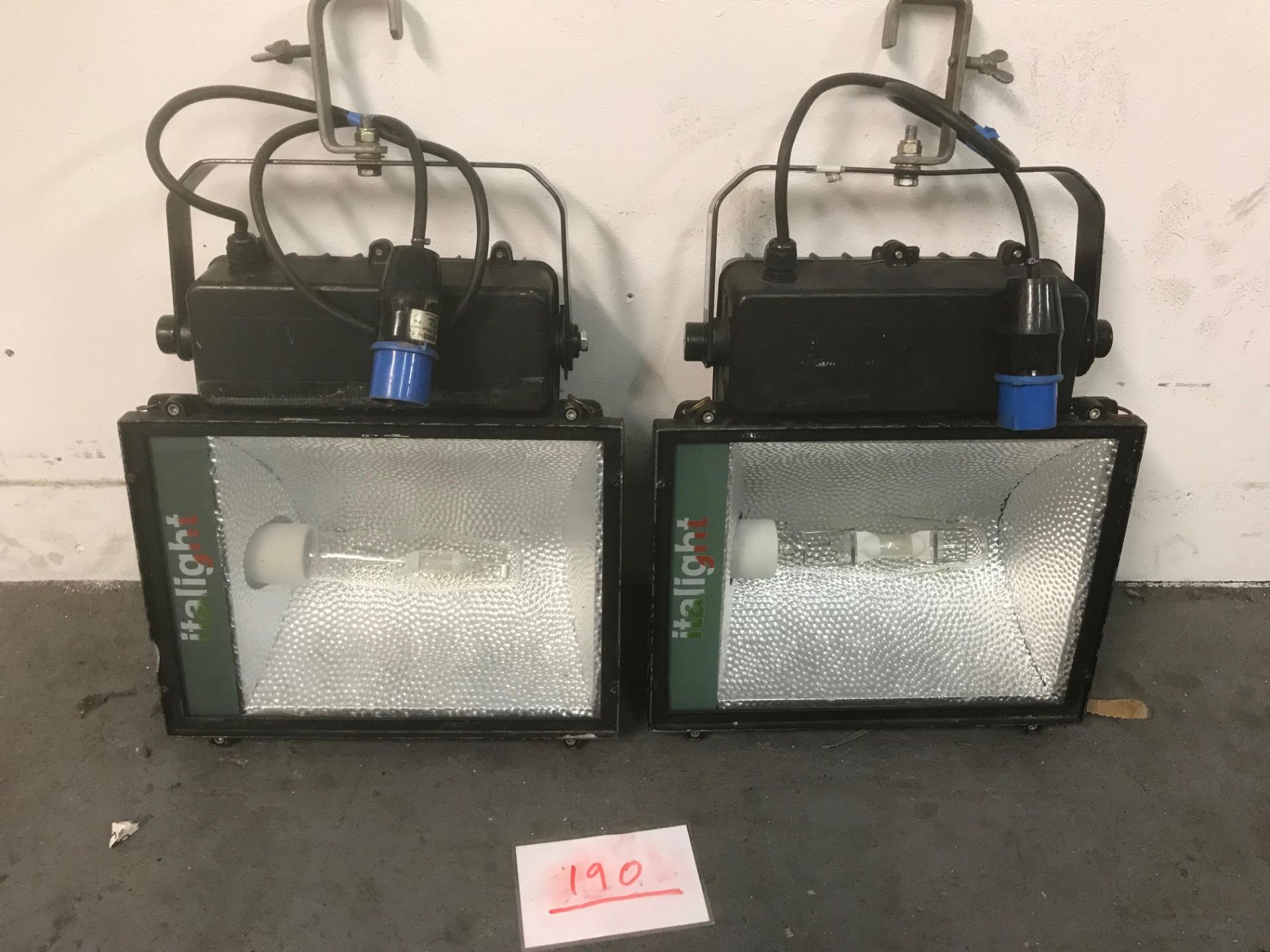 2x 400w HTI floods with hook clamp