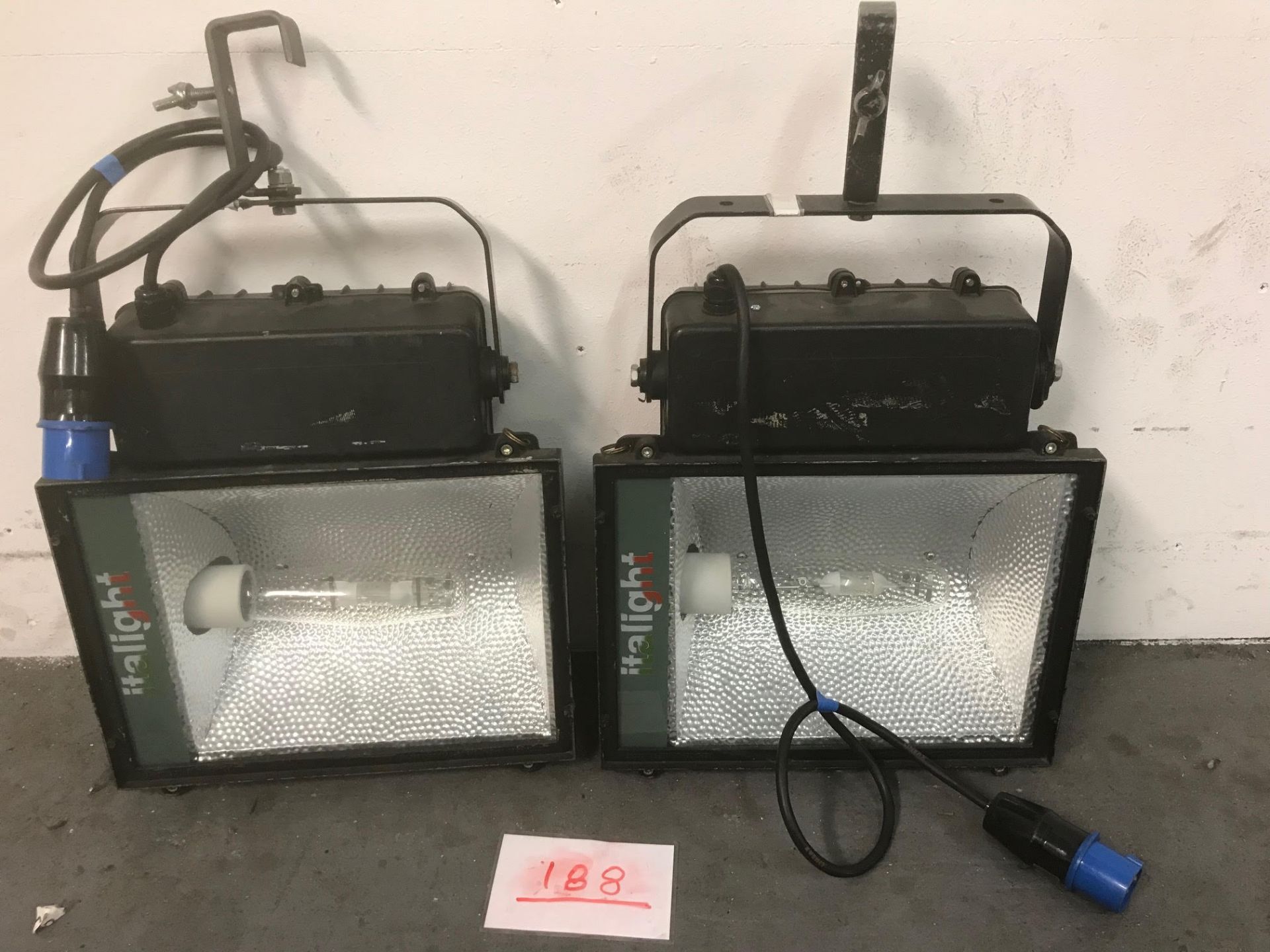 2x 400w HTI floods with hook clamp