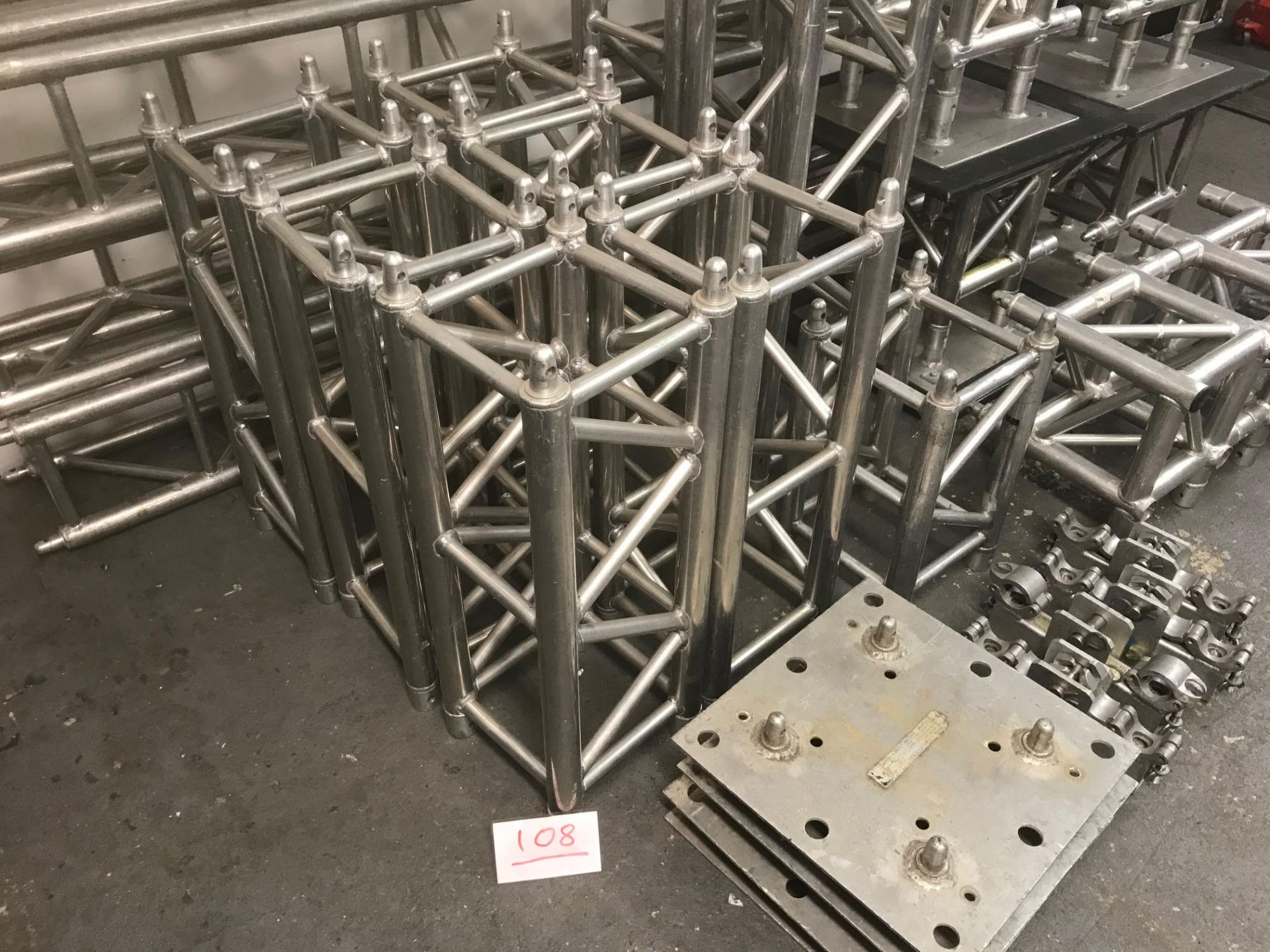 TFL XO Truss job lot (truss, corners, baseplates) - Image 3 of 4