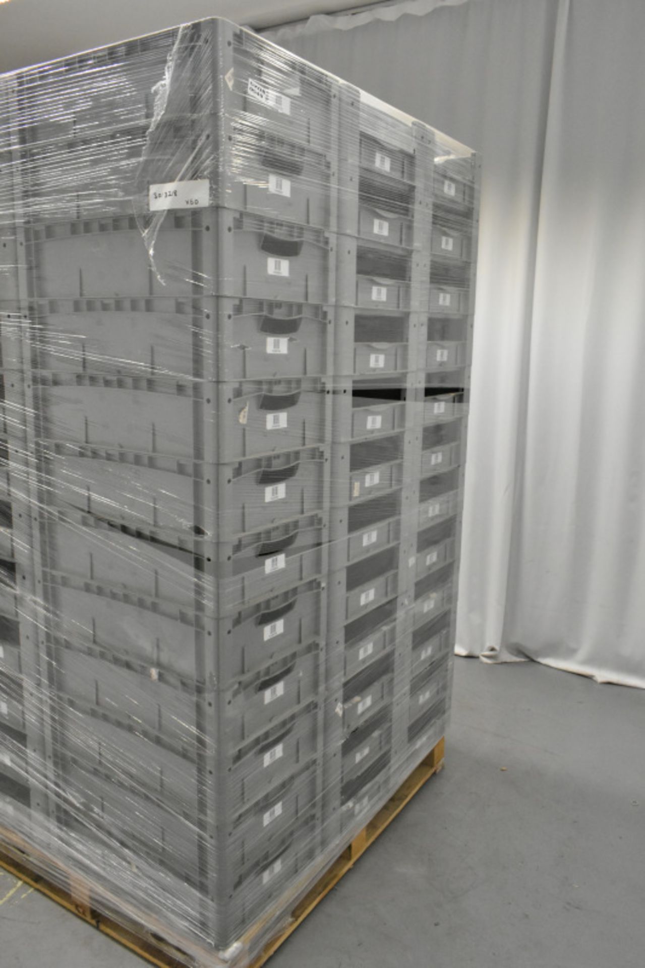 60x Tote Storage Boxes - L600 x W400 x H150mm - Image 3 of 4