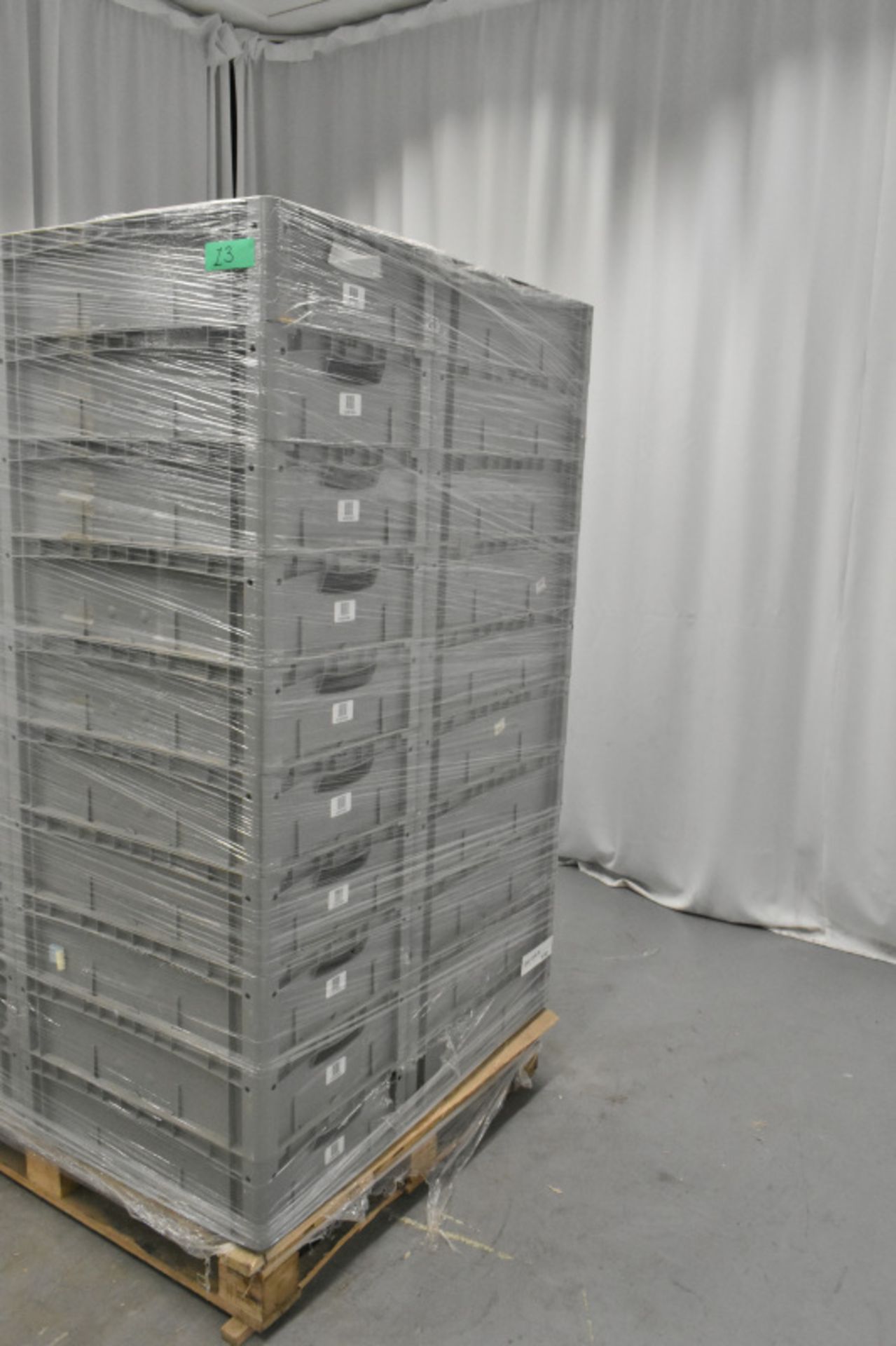 50x Tote Storage Boxes - L600 x W400 x H150mm - Image 2 of 4