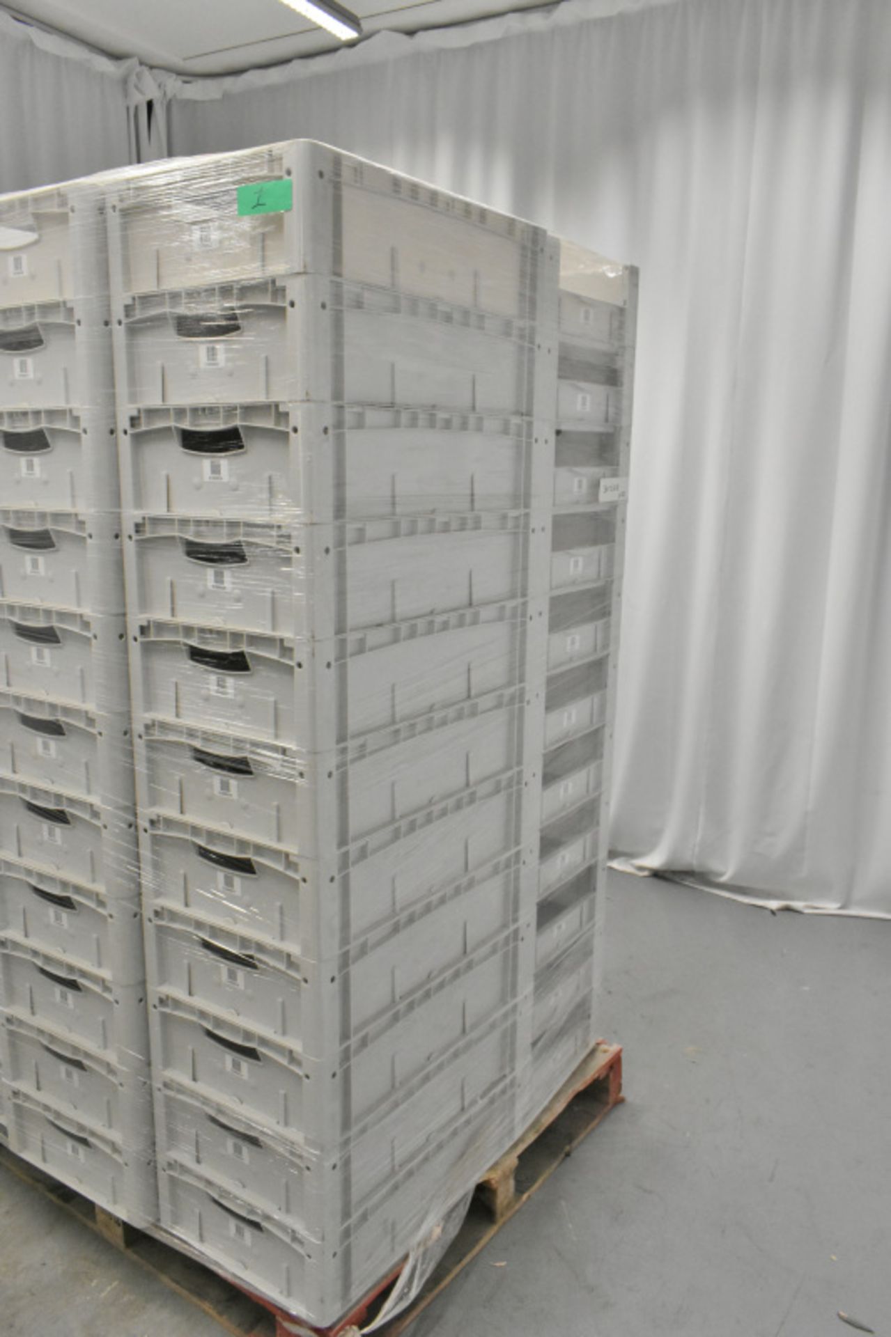 55x Tote Storage Boxes - L600 x W400 x H150mm - Image 4 of 6