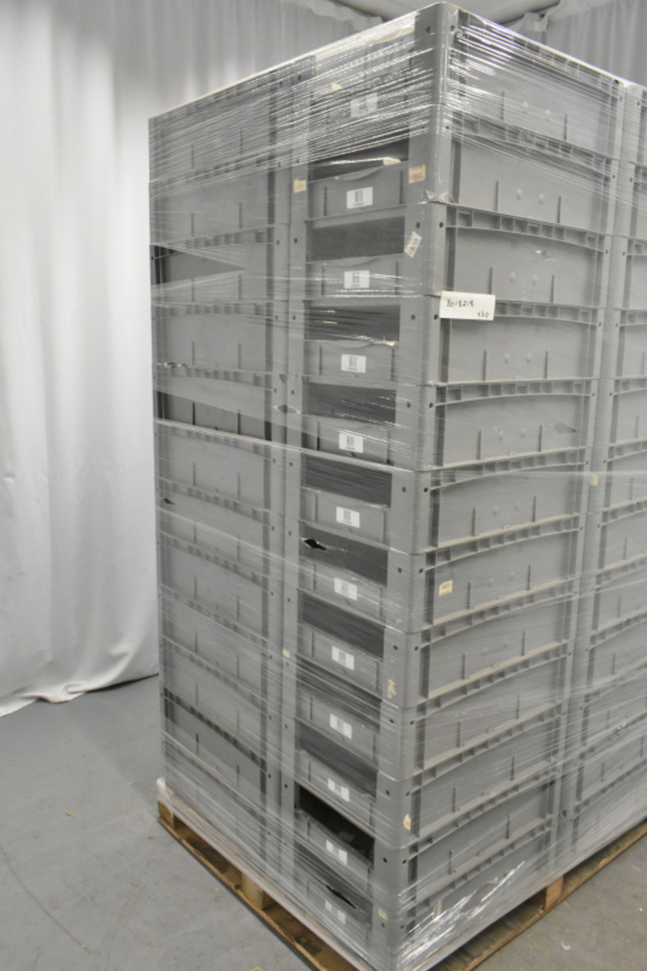 60x Tote Storage Boxes - L600 x W400 x H150mm - Image 4 of 4