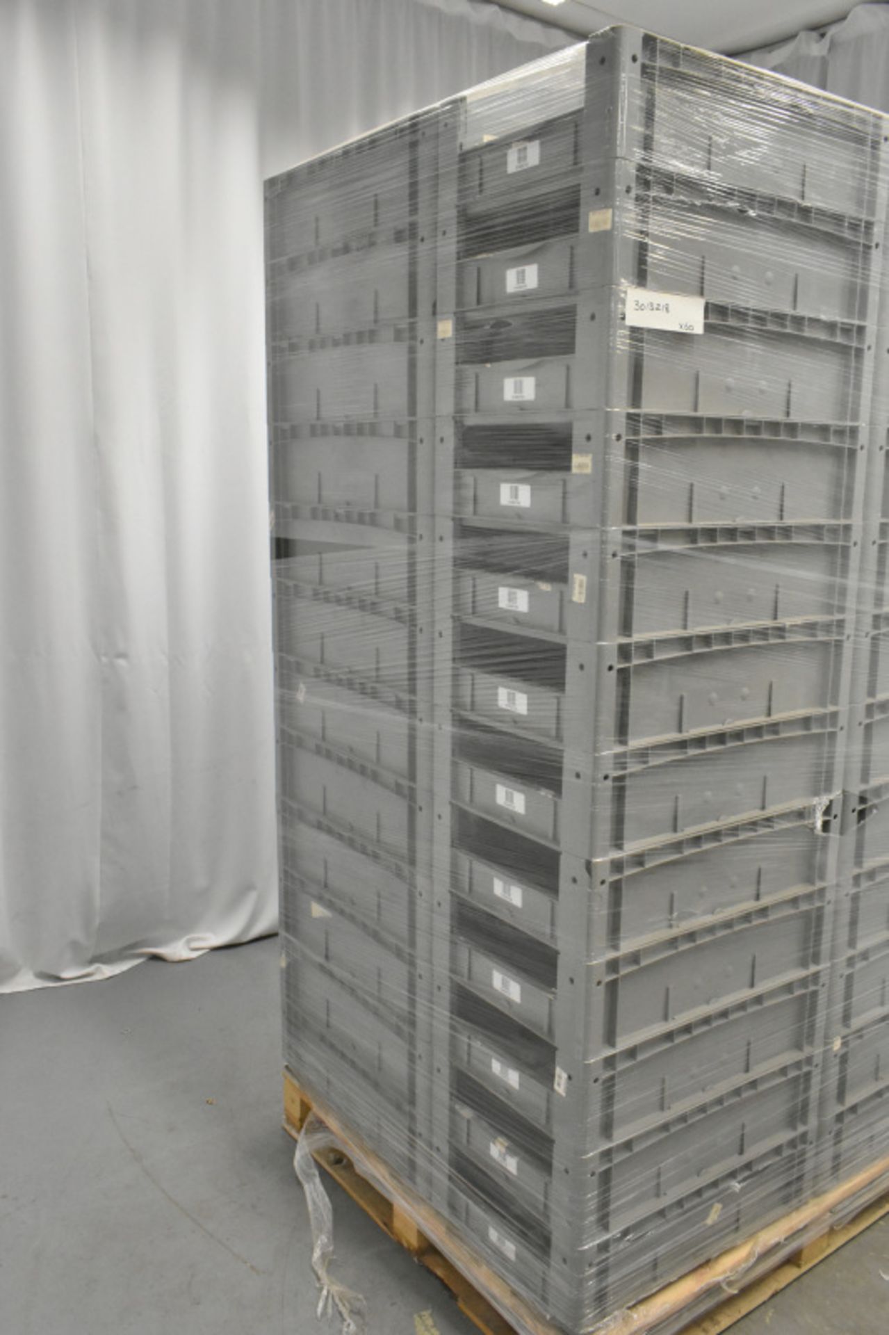 60x Tote Storage Boxes - L600 x W400 x H150mm - Image 4 of 4