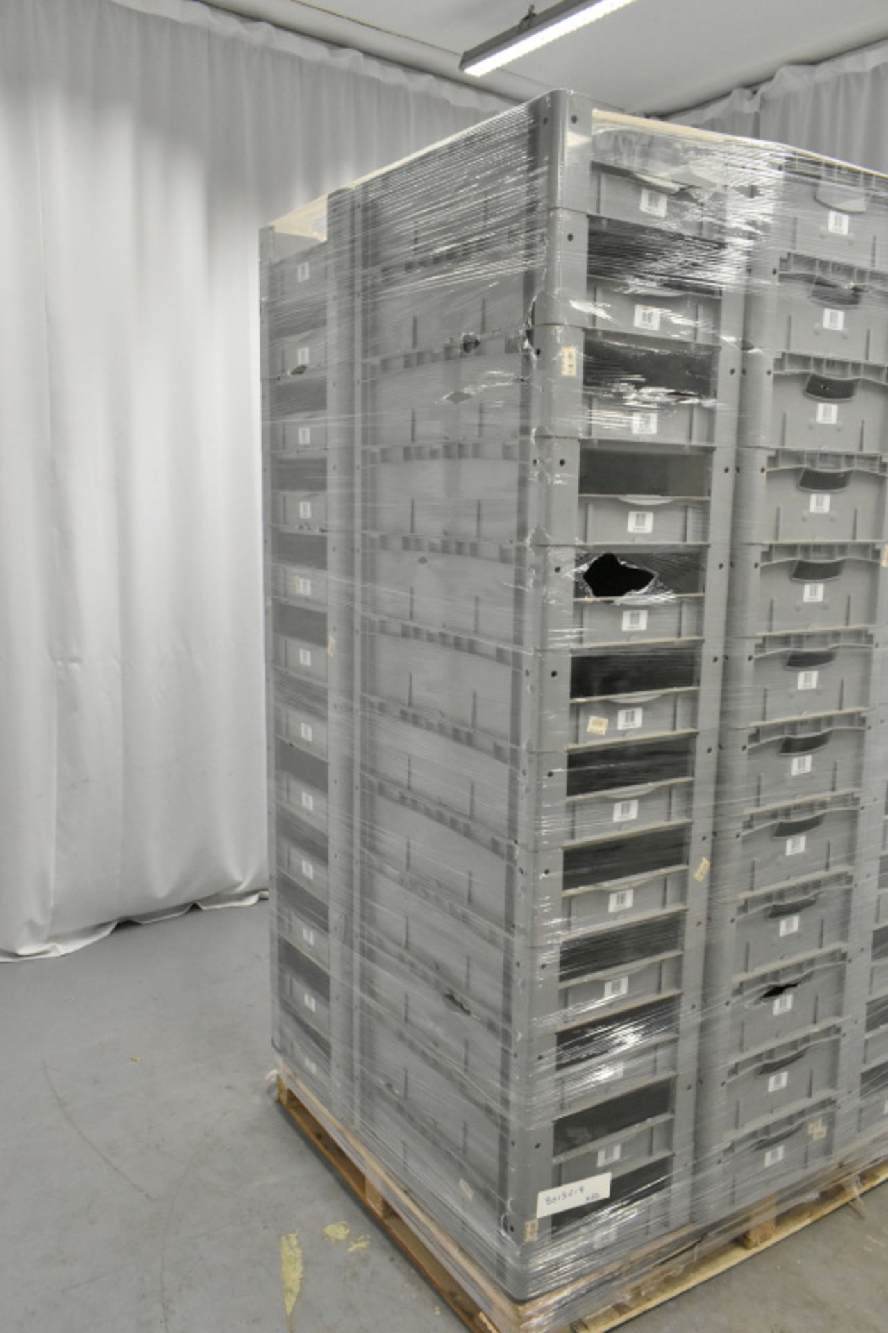 60x Tote Storage Boxes - L600 x W400 x H150mm - Image 4 of 4