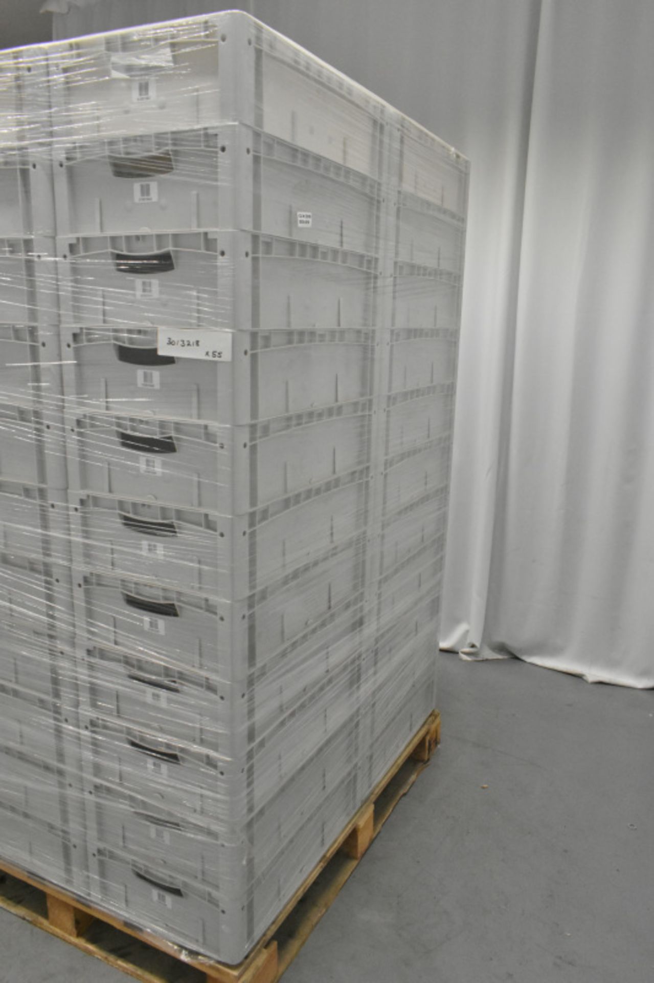 55x Tote Storage Boxes - L600 x W400 x H150mm - Image 3 of 4