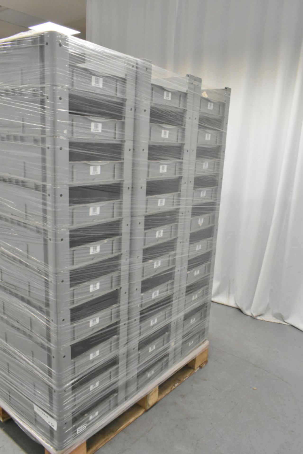 50x Tote Storage Boxes - L600 x W400 x H150mm - Image 3 of 6