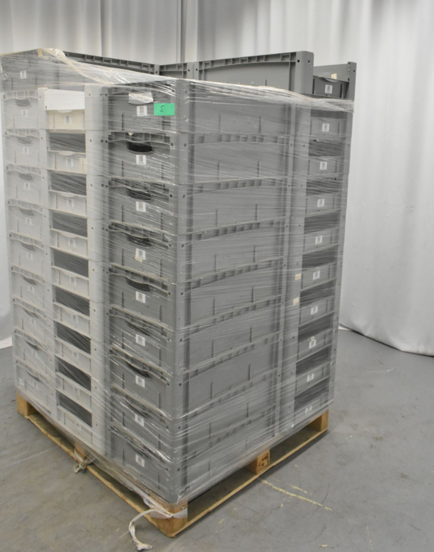 48x Tote Storage Boxes - L600 x W400 x H150mm - Image 2 of 5