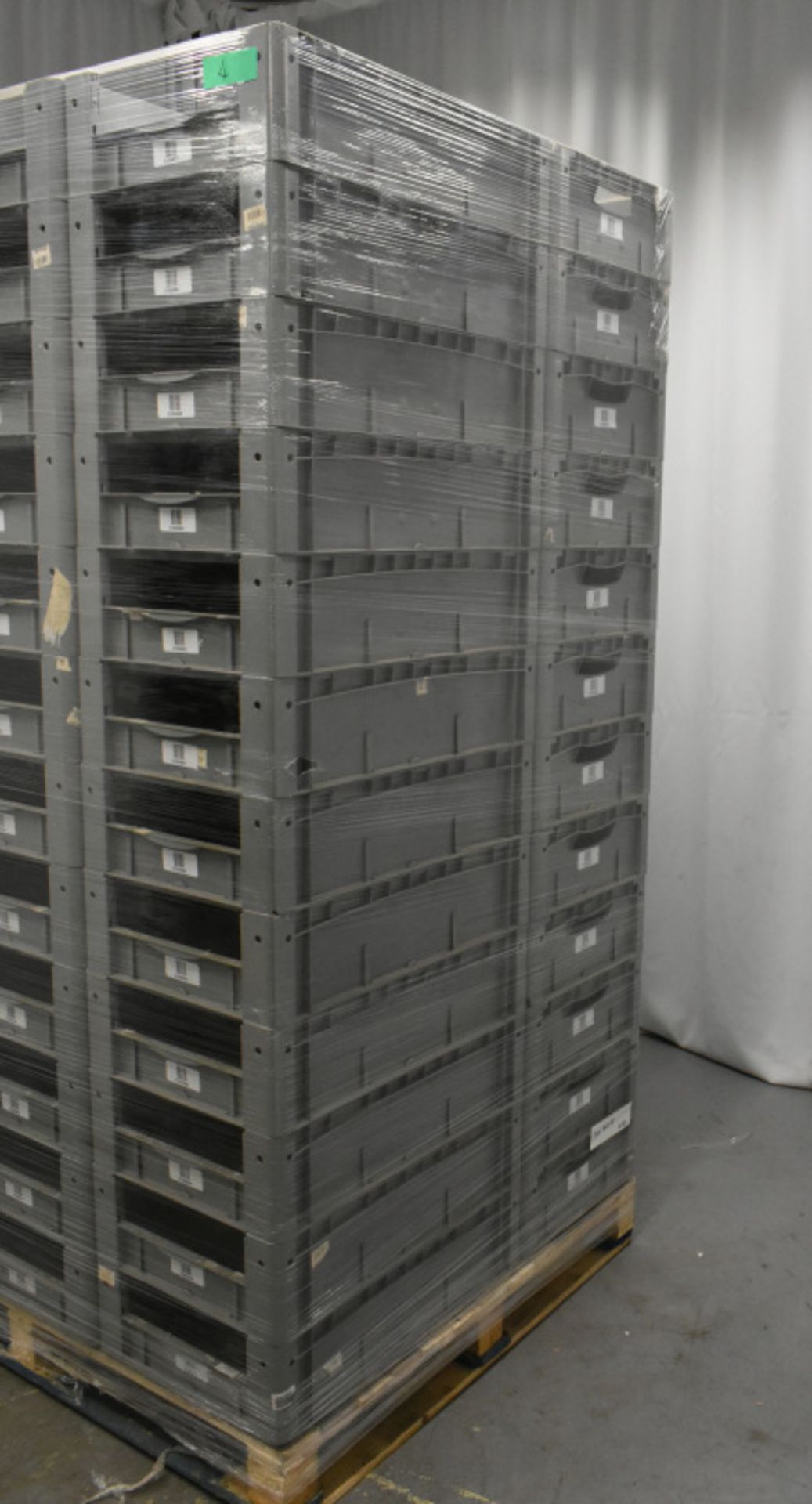 60x Tote Storage Boxes - L600 x W400 x H150mm - Image 2 of 4