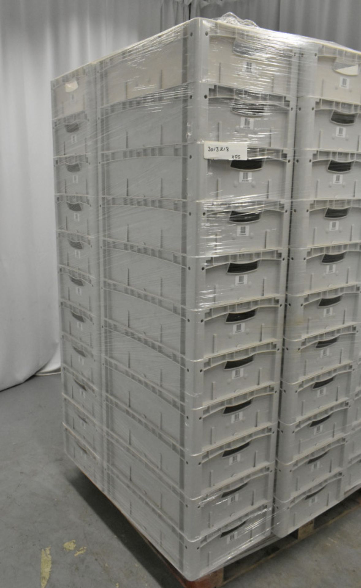 55x Tote Storage Boxes - L600 x W400 x H150mm - Image 2 of 6