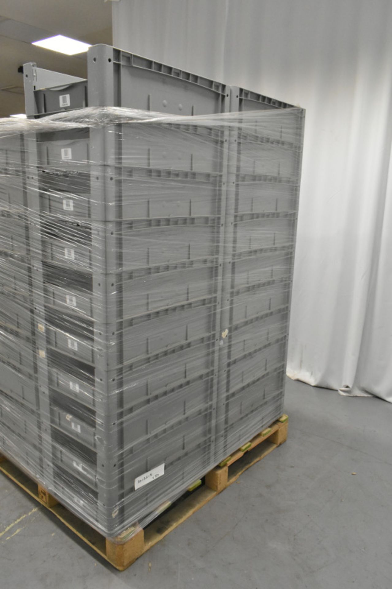 48x Tote Storage Boxes - L600 x W400 x H150mm - Image 3 of 5