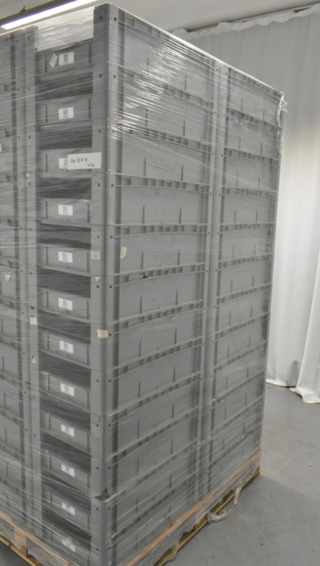 60x Tote Storage Boxes - L600 x W400 x H150mm - Image 3 of 4