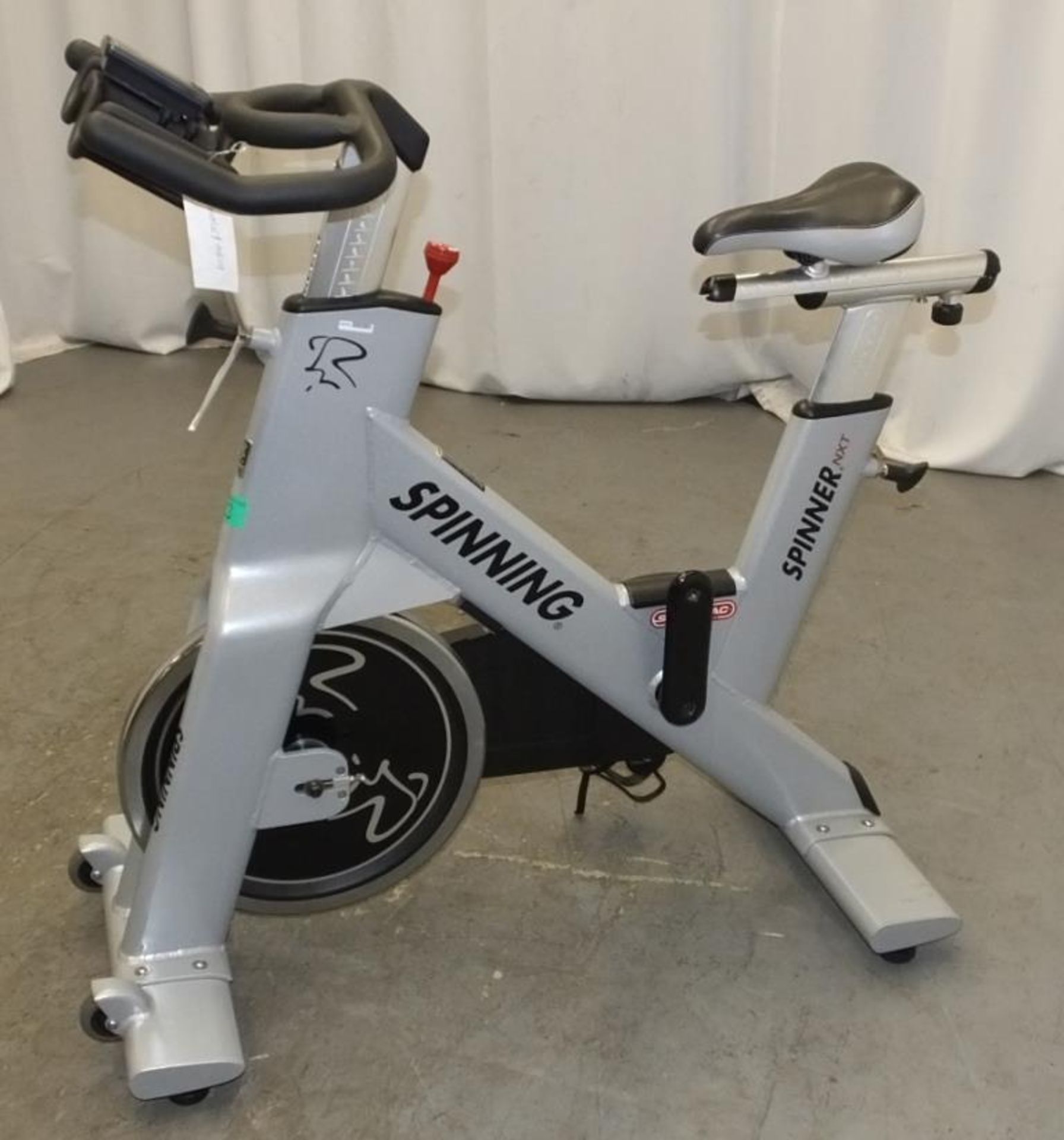 Startrac Spinner NXT Spin Bike - missing pedal - console powers up - functionality untested