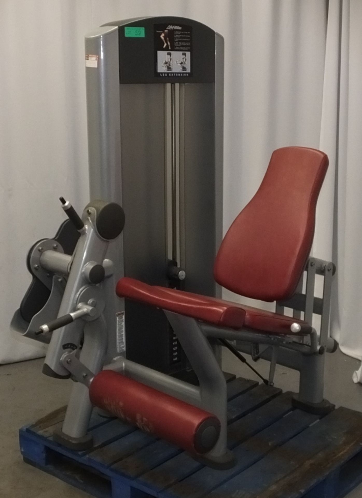 Life Fitness FZLE Leg Extension Machine