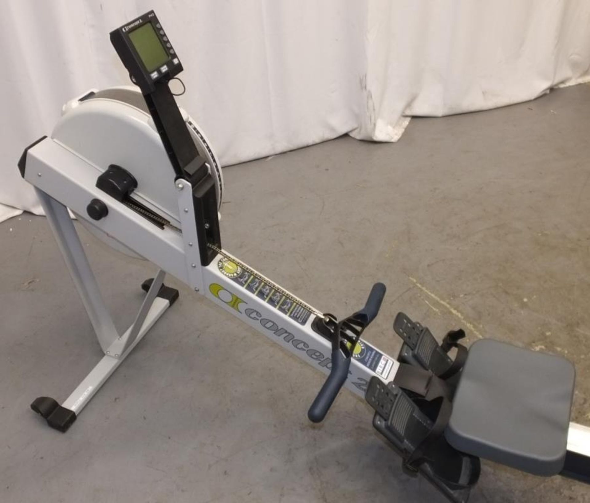 Concept 2 indoor rowing machine - PM3 display - powers up - functionality untested - Image 7 of 7