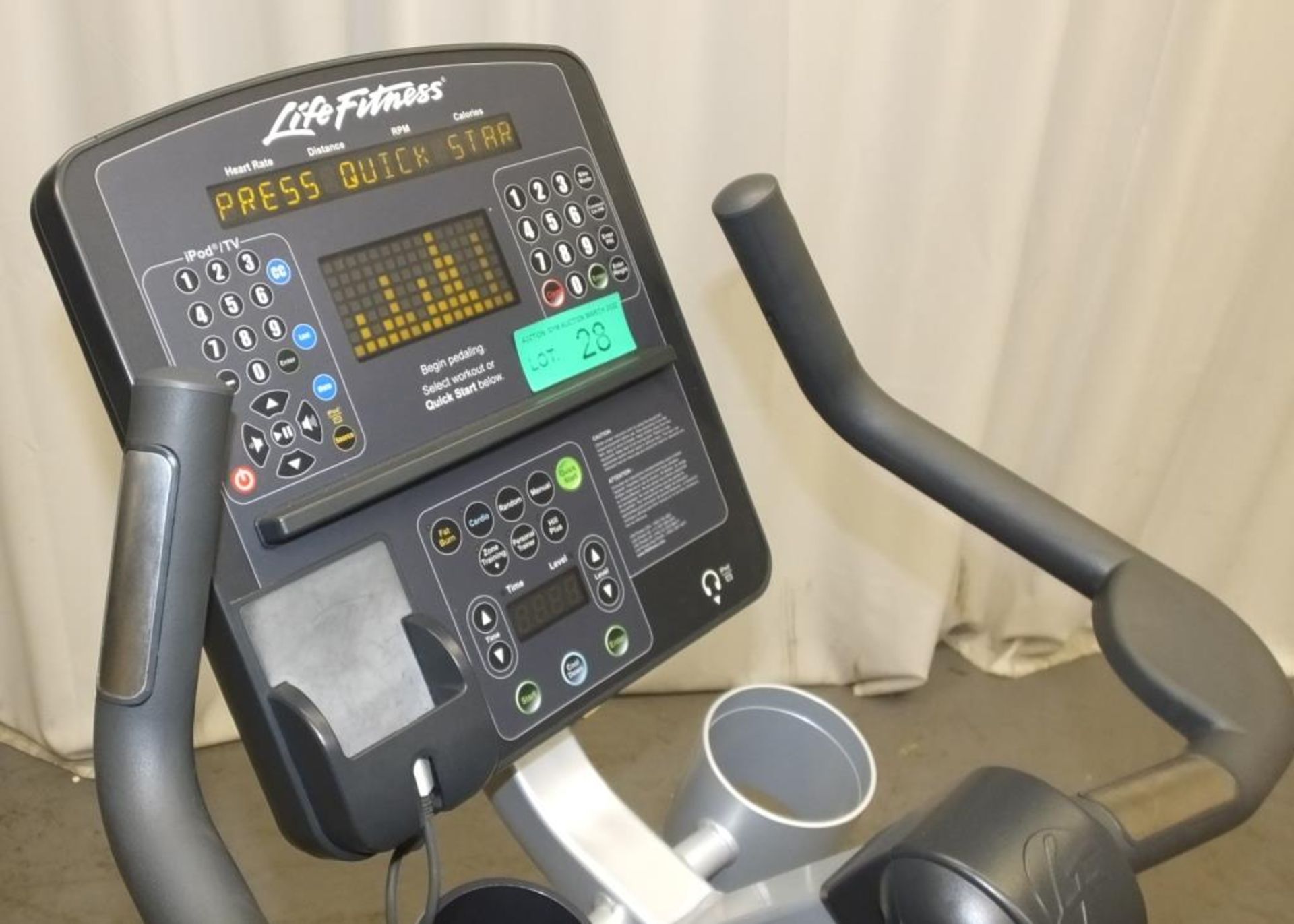 Life Fitness CLSC Exercise Bike - powers up - functionality untested - Image 8 of 9