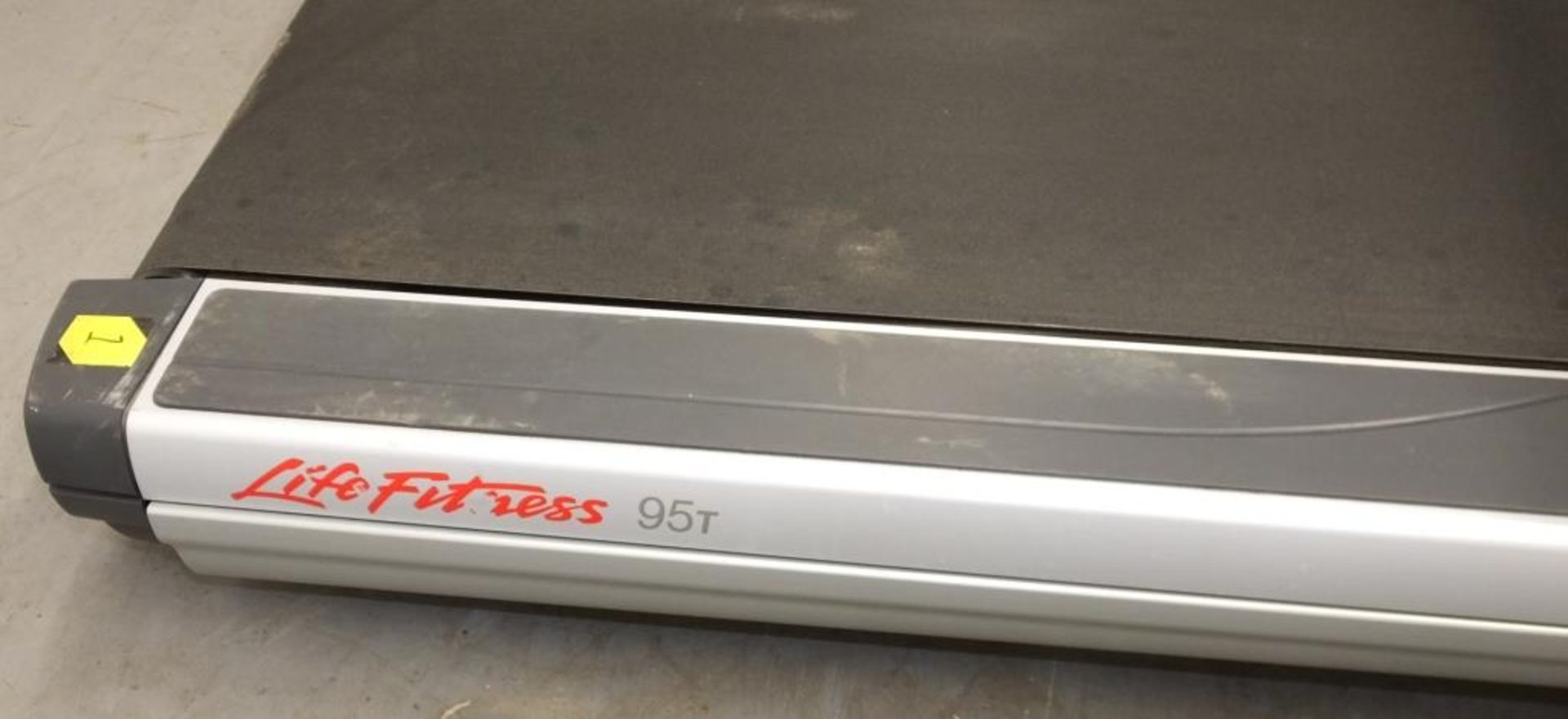 Life Fitness 95T FlexDeck shock absorption system treadmill - powers up - functionality untested - Image 6 of 14