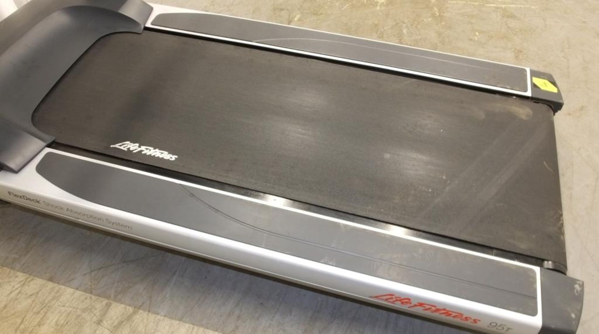 Life Fitness 95T FlexDeck shock absorption system treadmill - powers up - functionality untested - Image 2 of 20