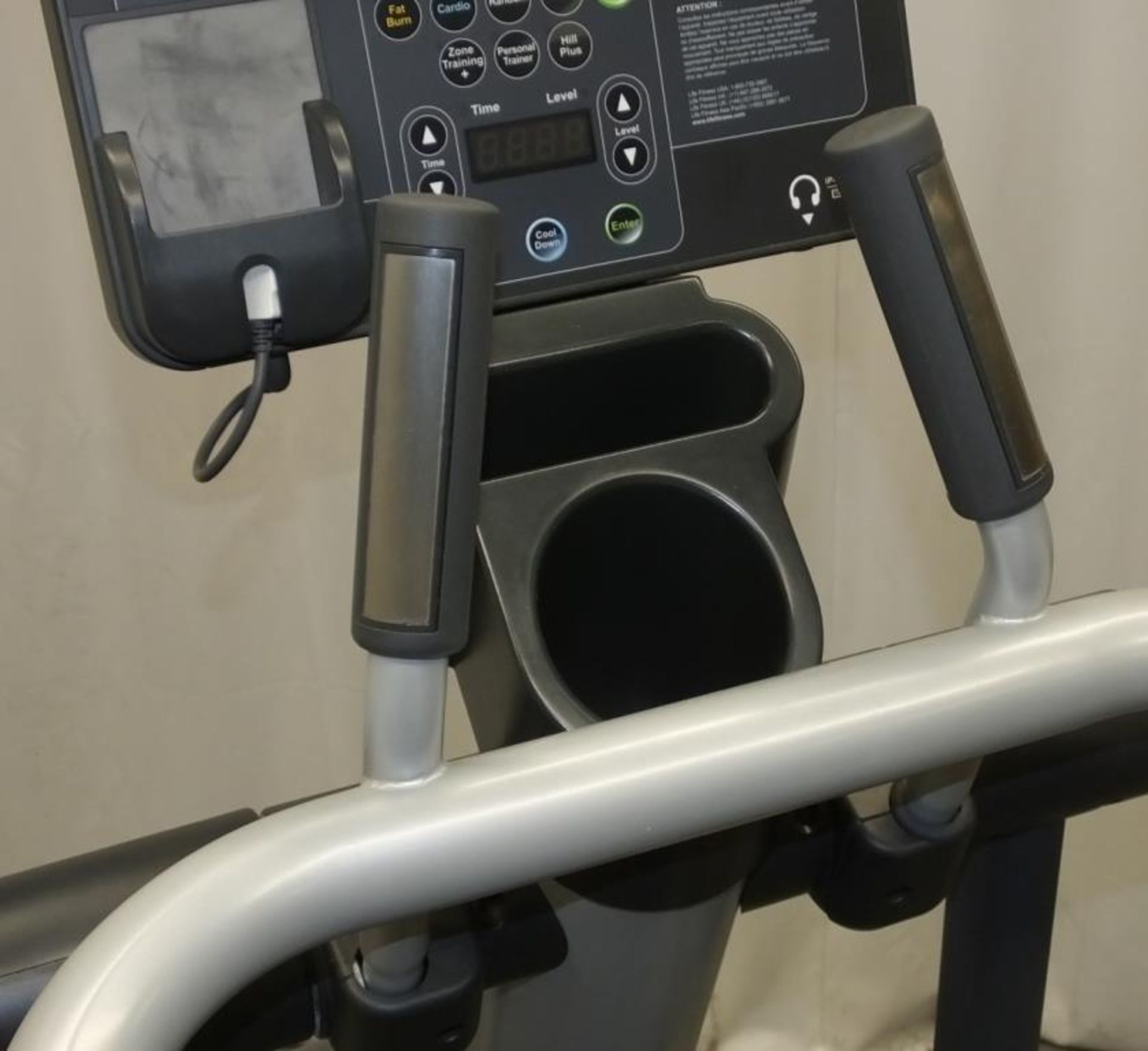 Life Fitness CLSL Summit Trainer/Stepper Machine - powers up - functionality untested - Image 7 of 9