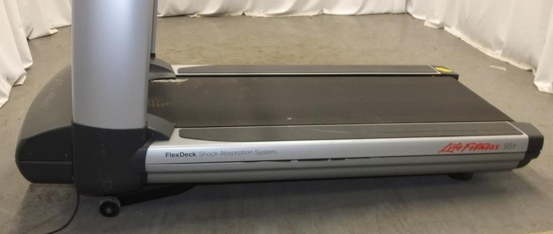 Life Fitness 95T FlexDeck shock absorption system treadmill - powers up - functionality untested - Image 16 of 18