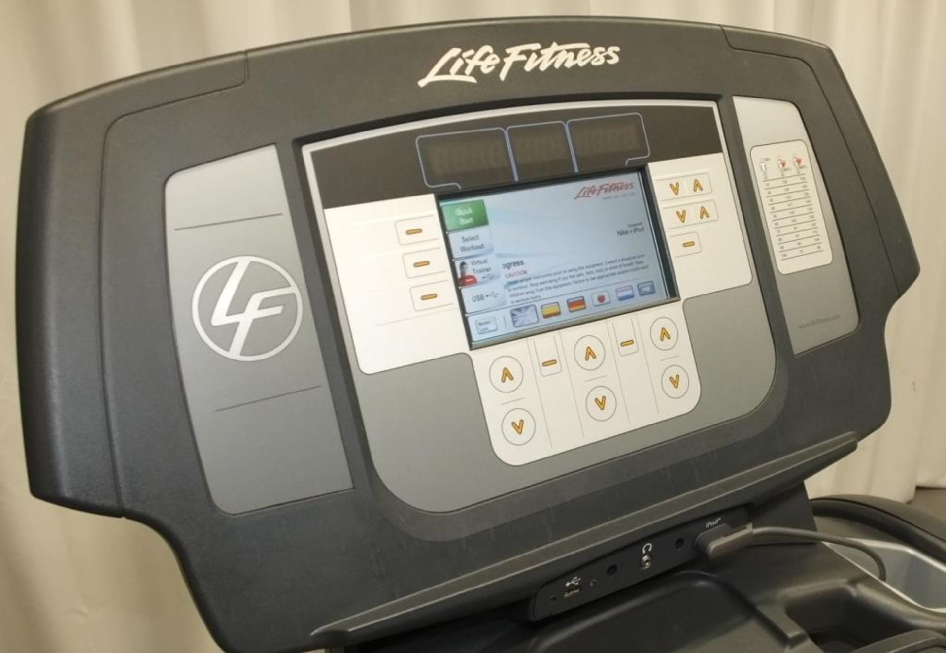 Life Fitness 95T FlexDeck shock absorption system treadmill - powers up - functionality untested - Image 8 of 14