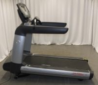 Life Fitness 95T FlexDeck shock absorption system treadmill - powers up - functionality untested