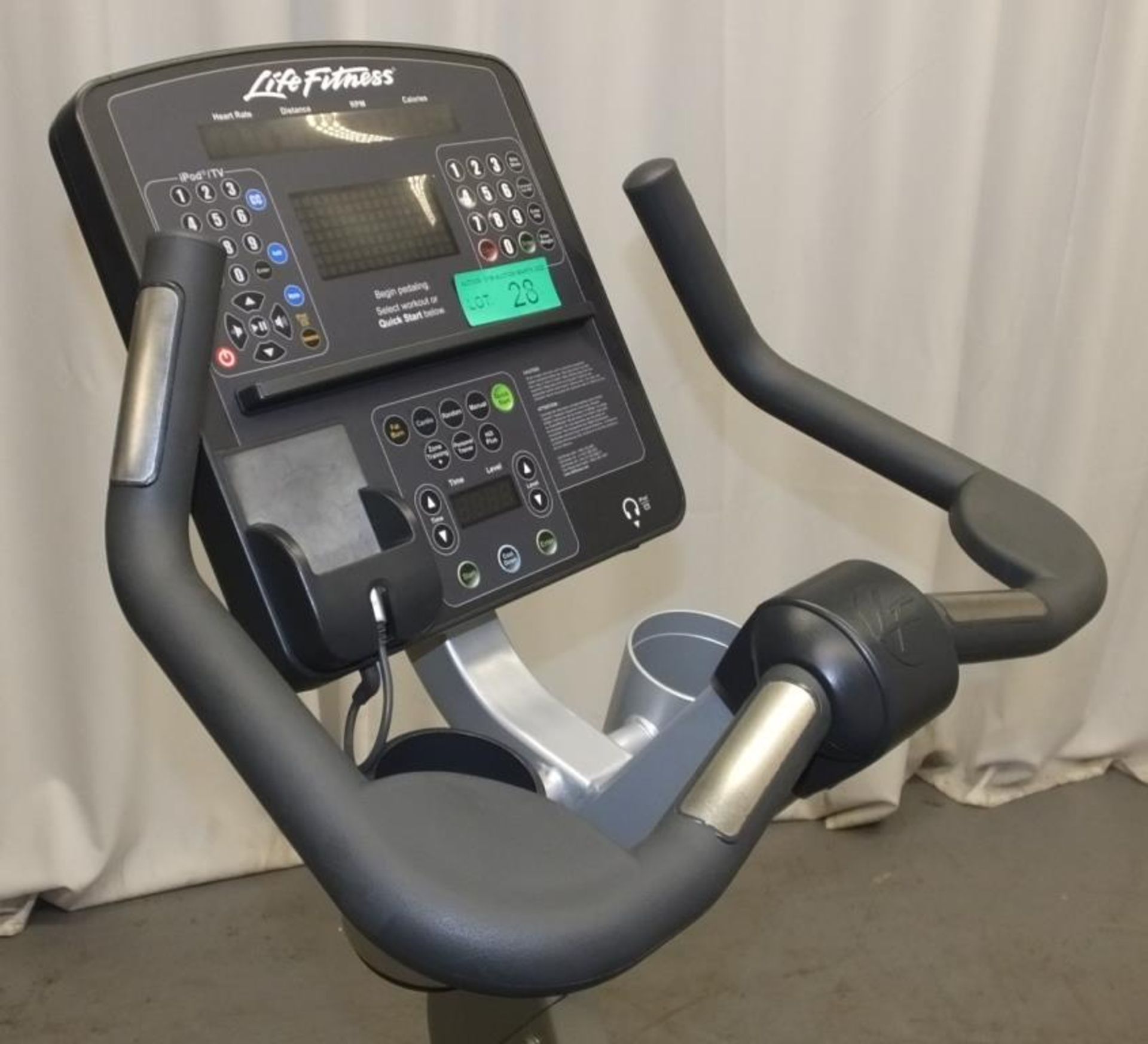 Life Fitness CLSC Exercise Bike - powers up - functionality untested - Image 5 of 9