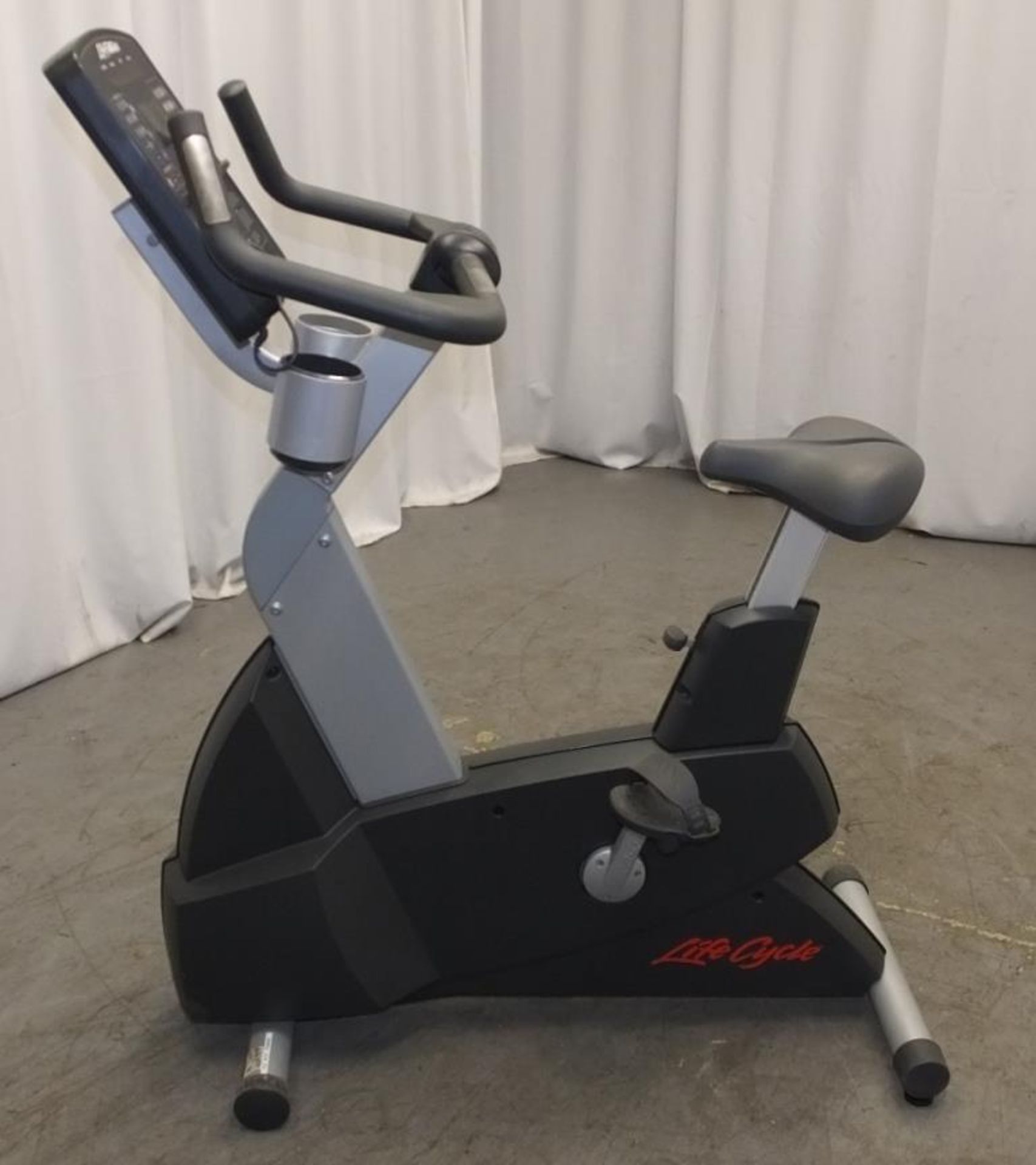 Life Fitness CLSC Exercise Bike - powers up - functionality untested