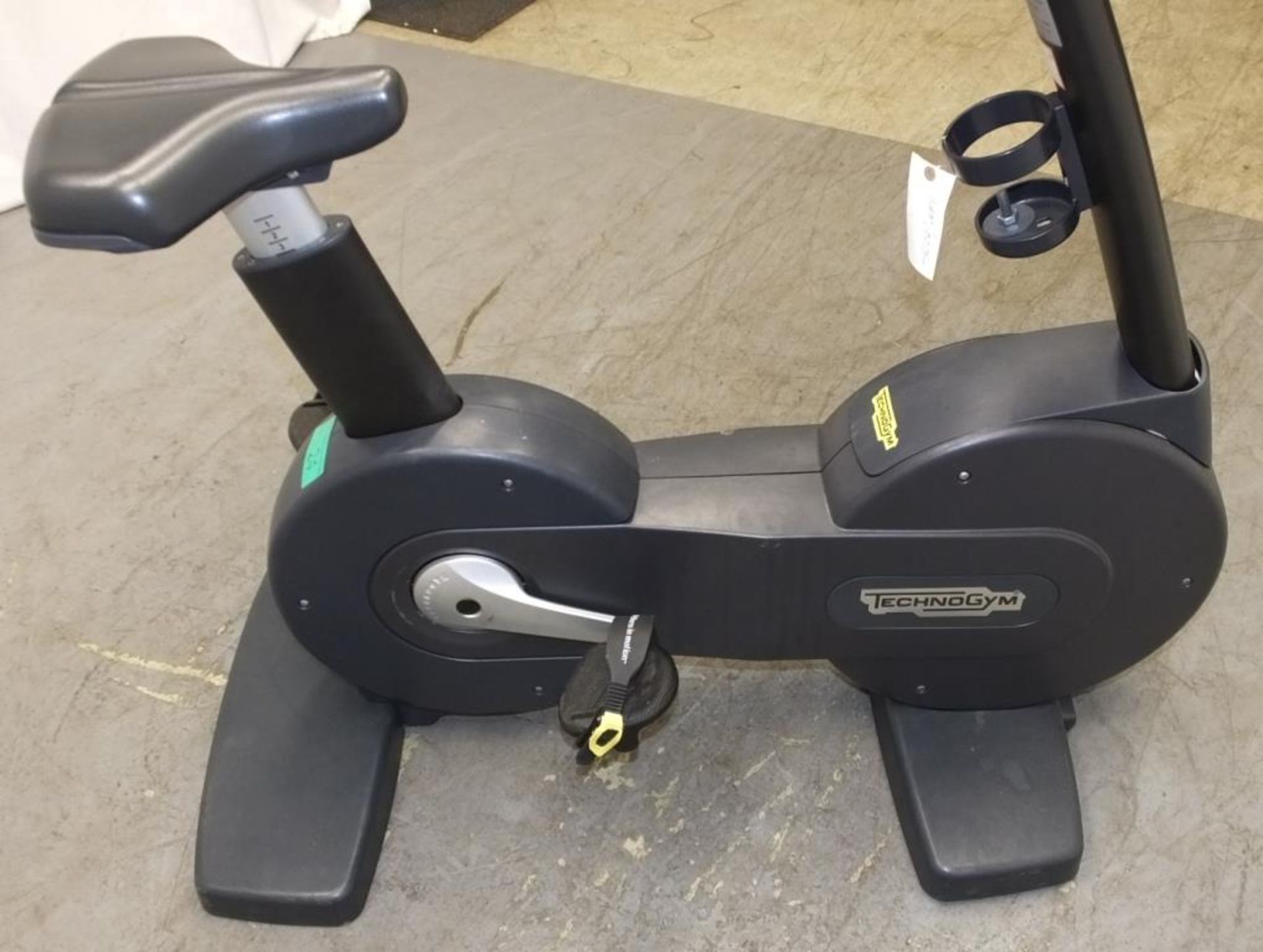 Technogym SP 1000 Exercise Bike - powers up - functionality untested - Image 4 of 7