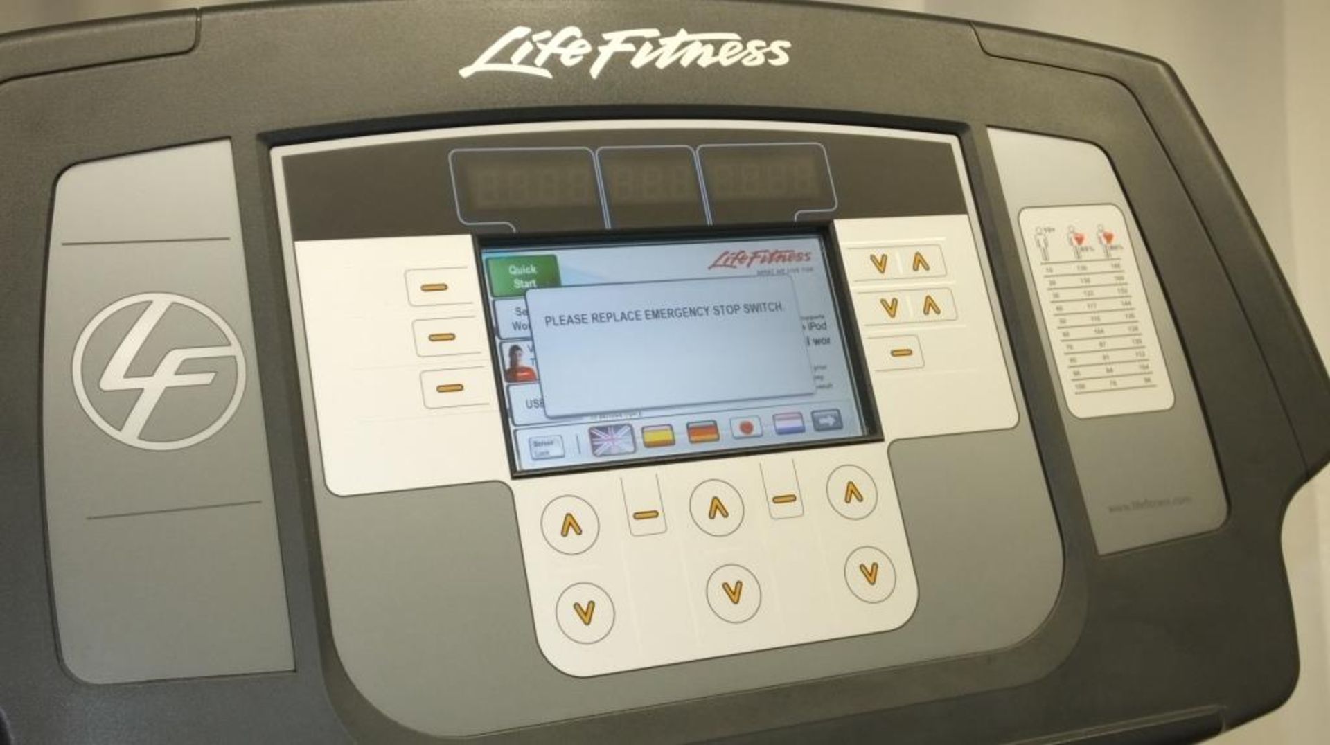 Life Fitness 95T FlexDeck shock absorption system treadmill - powers up - functionality untested - Image 6 of 13