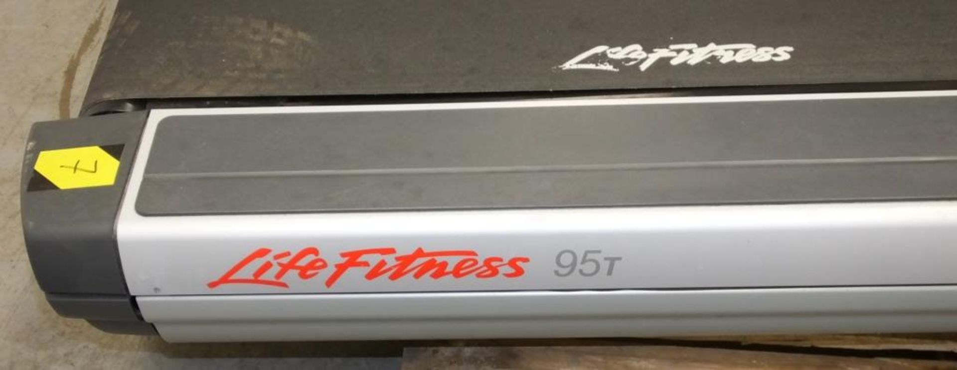 Life Fitness 95T FlexDeck shock absorption system treadmill - powers up - functionality untested - Image 3 of 13