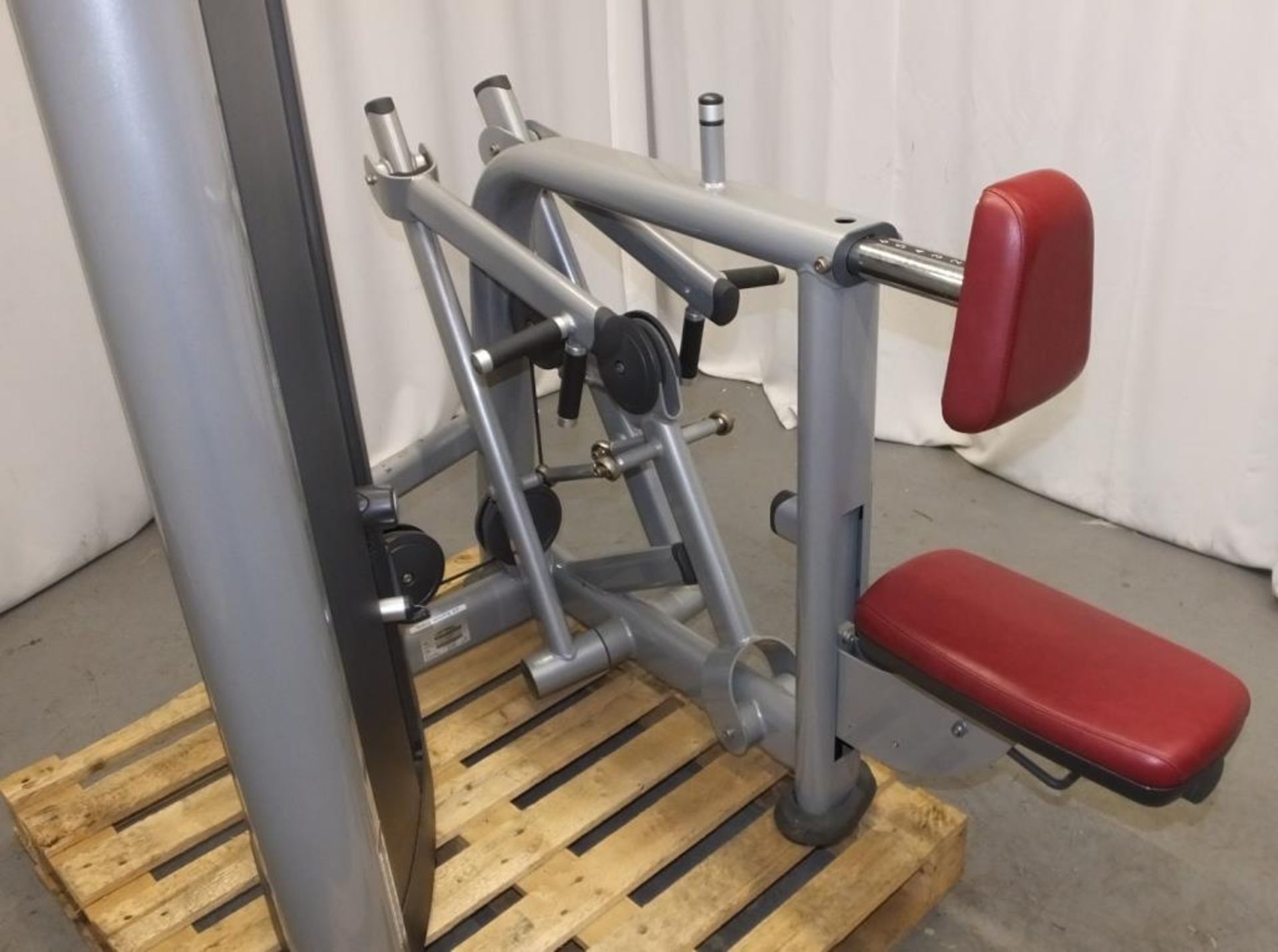 Life Fitness FZRW Row/Rear Deltoid Machine - Image 5 of 10