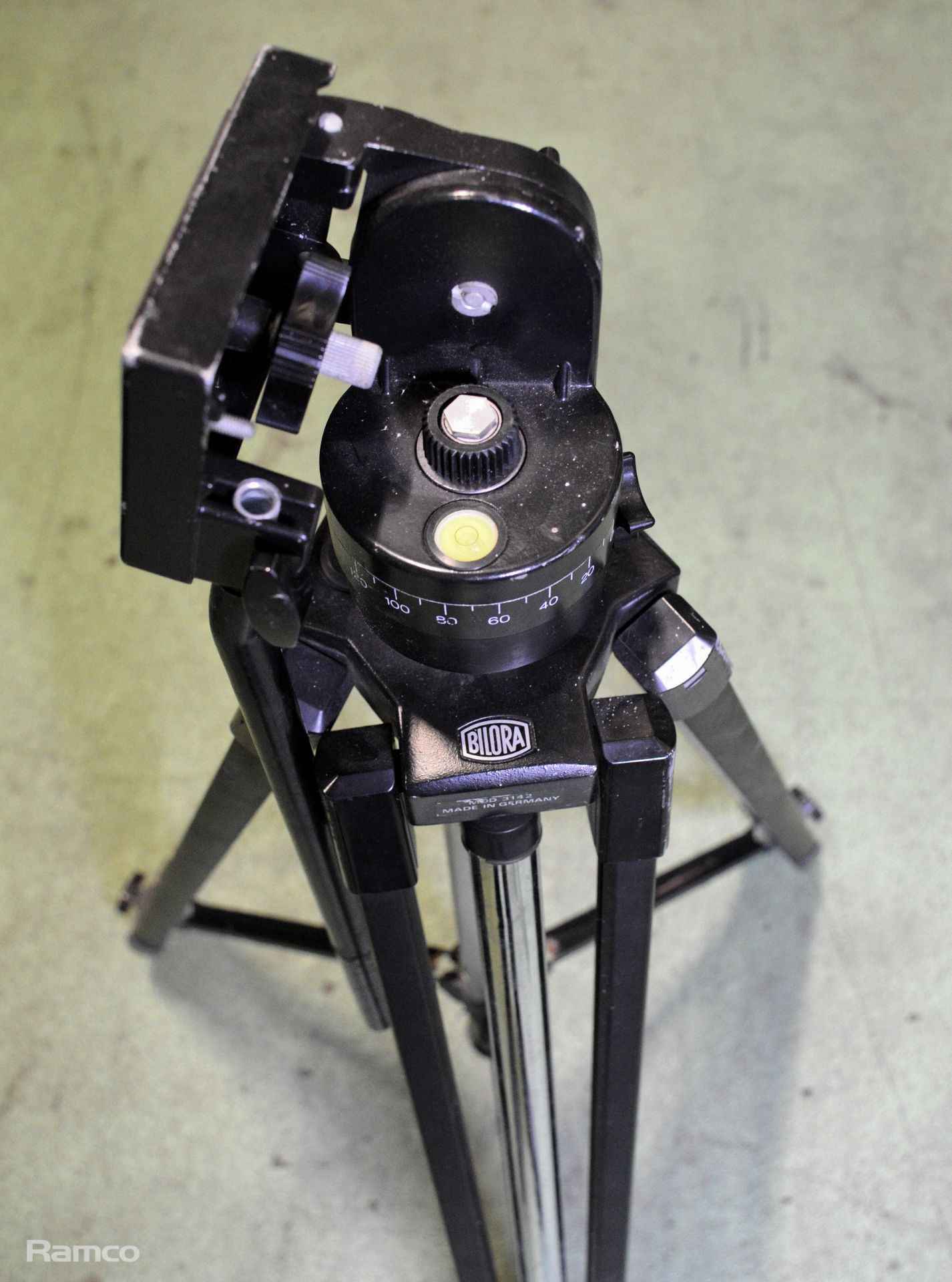 Bilora 3412 Camera Tripod with 1462 fluid effect head unit - Image 2 of 3