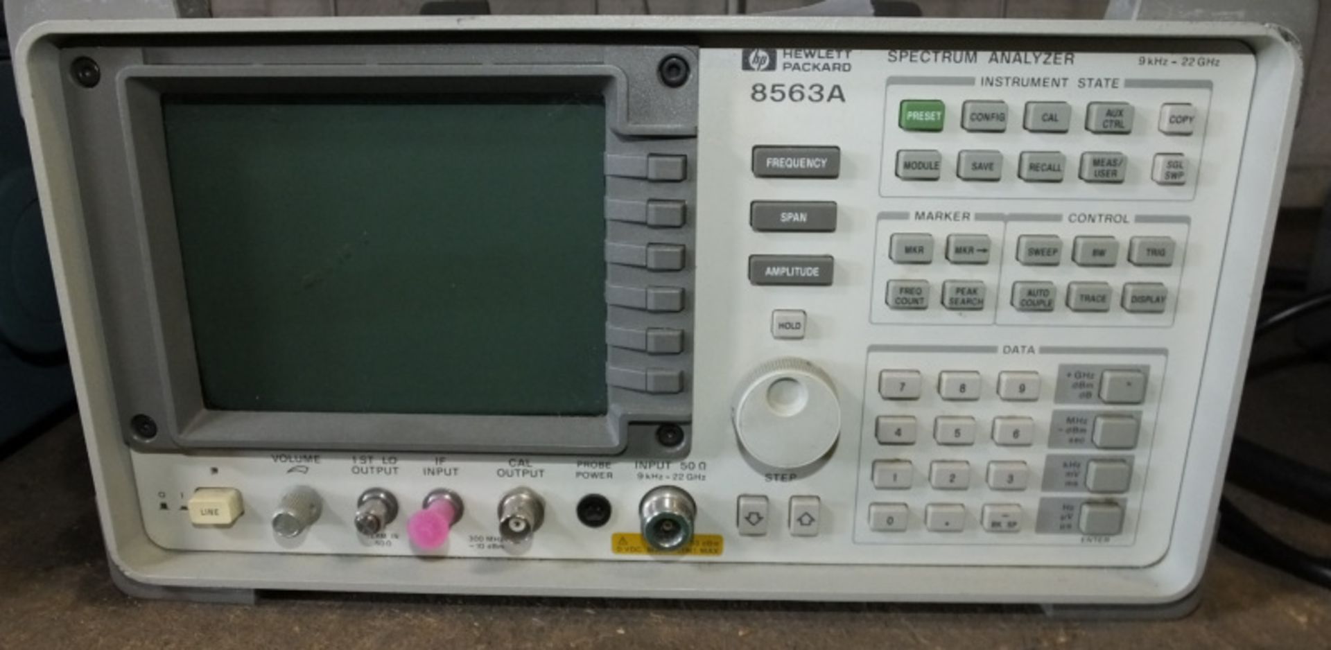 HP 8563A Spectrum Analyzer - options 103 104 H09 - Image 2 of 4