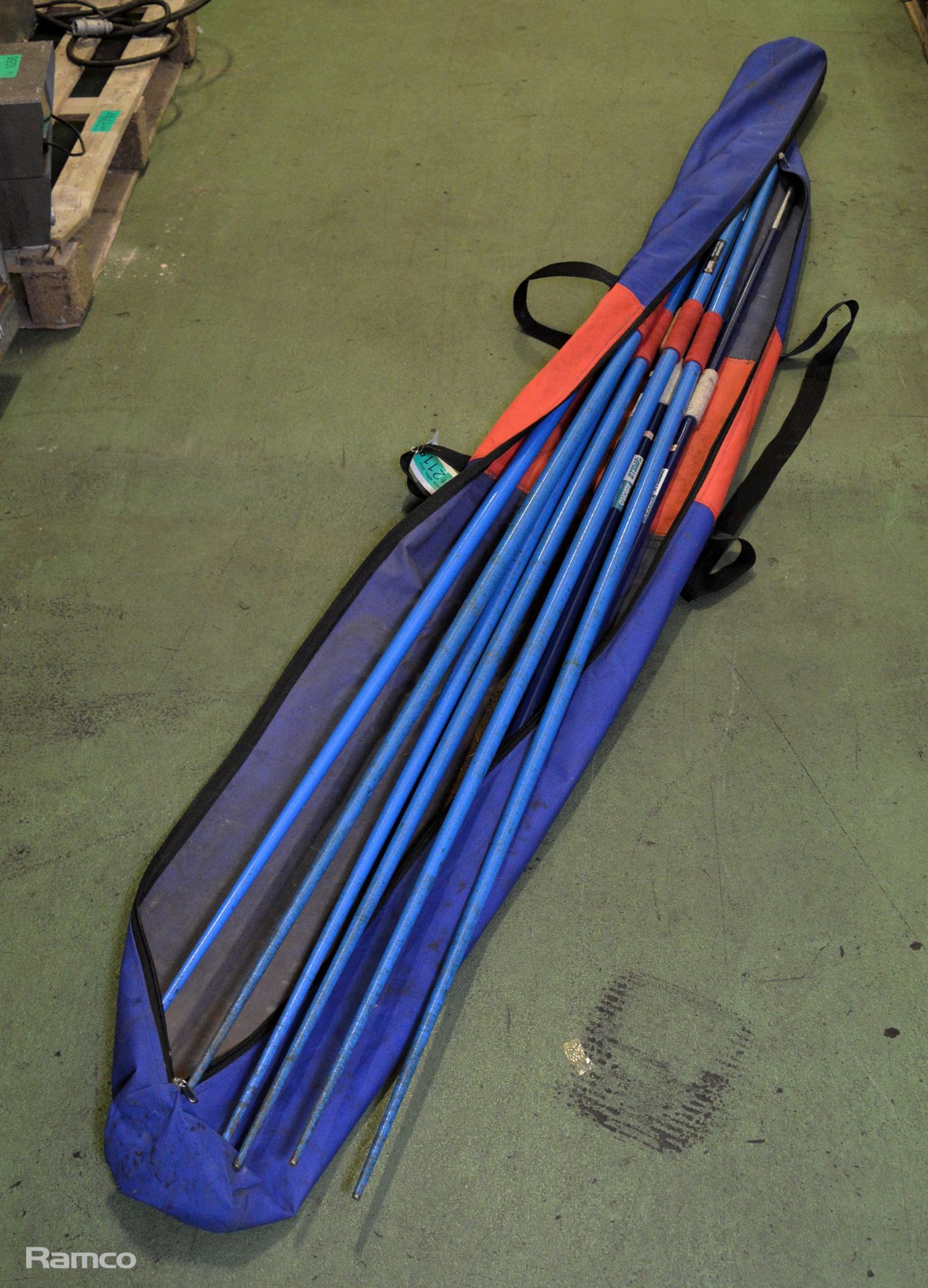 9x Various Aluminium Sports Javelins in carry Bag - Image 2 of 4