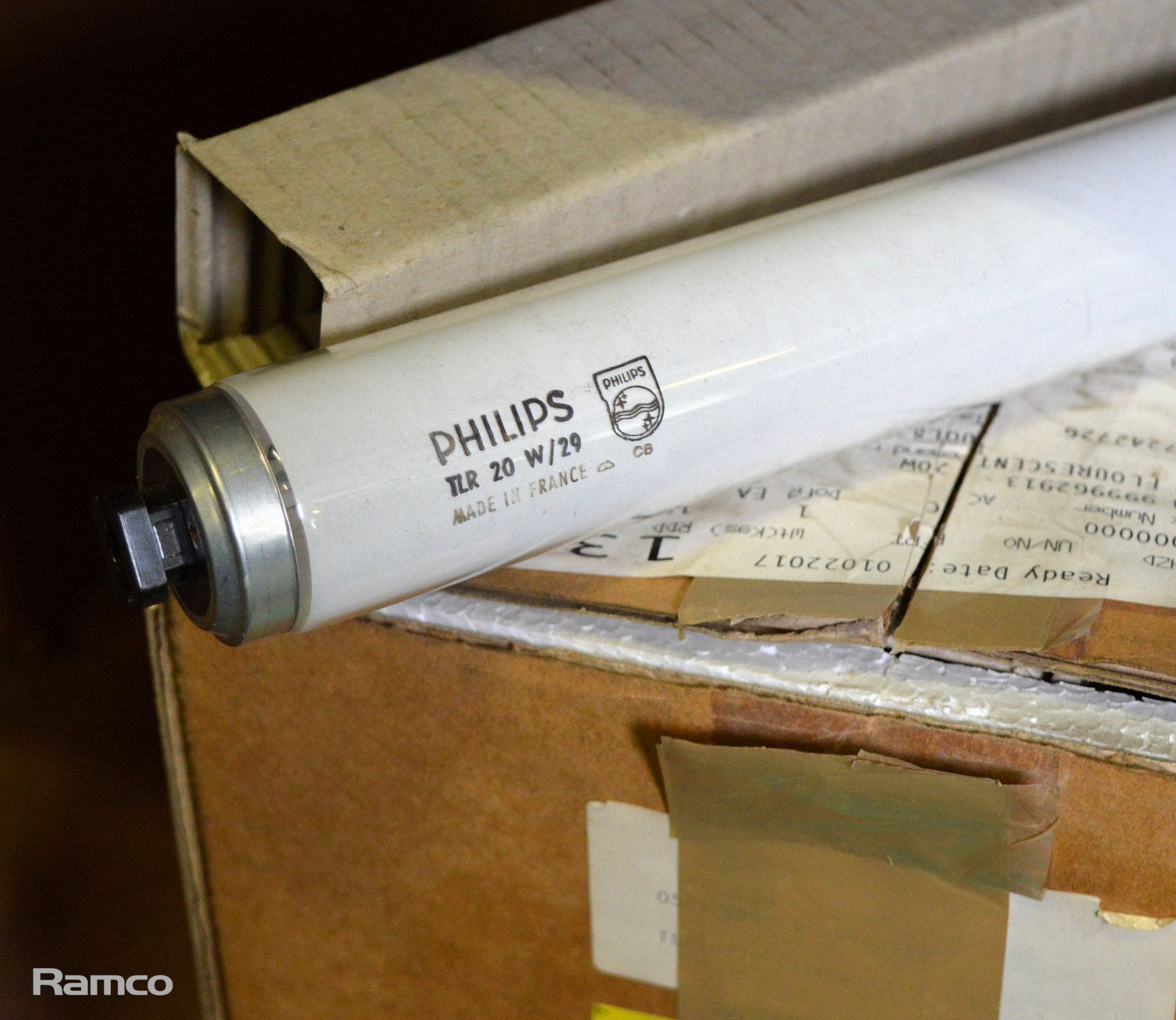 2 boxes of Philips tube lights - Image 2 of 2