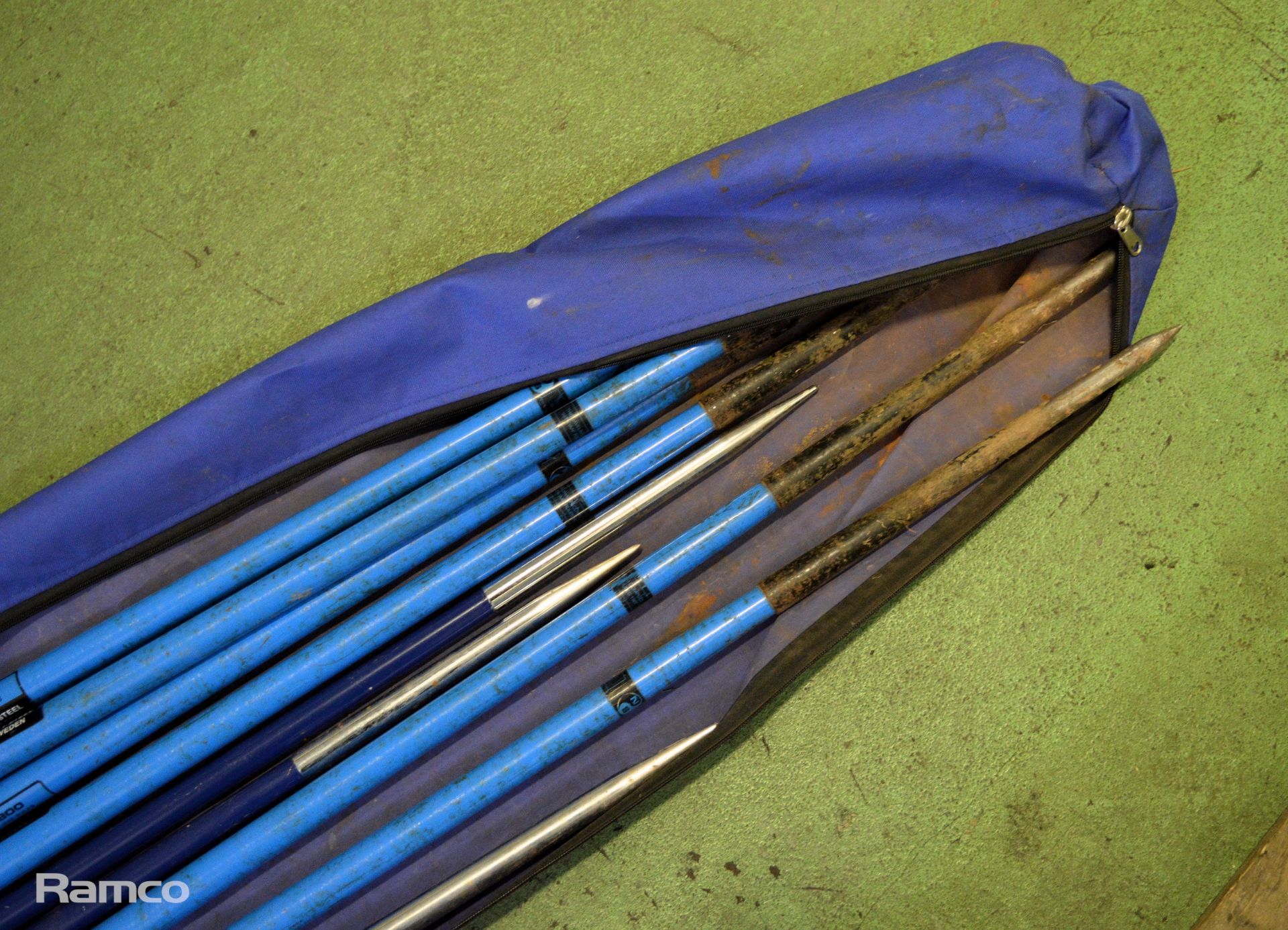 9x Various Aluminium Sports Javelins in carry Bag - Image 4 of 4