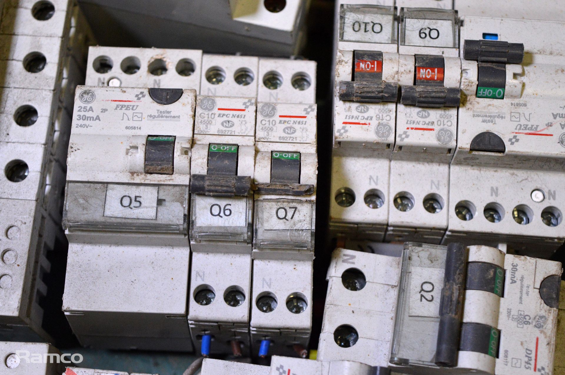 Circuit breakers - used - Image 3 of 4